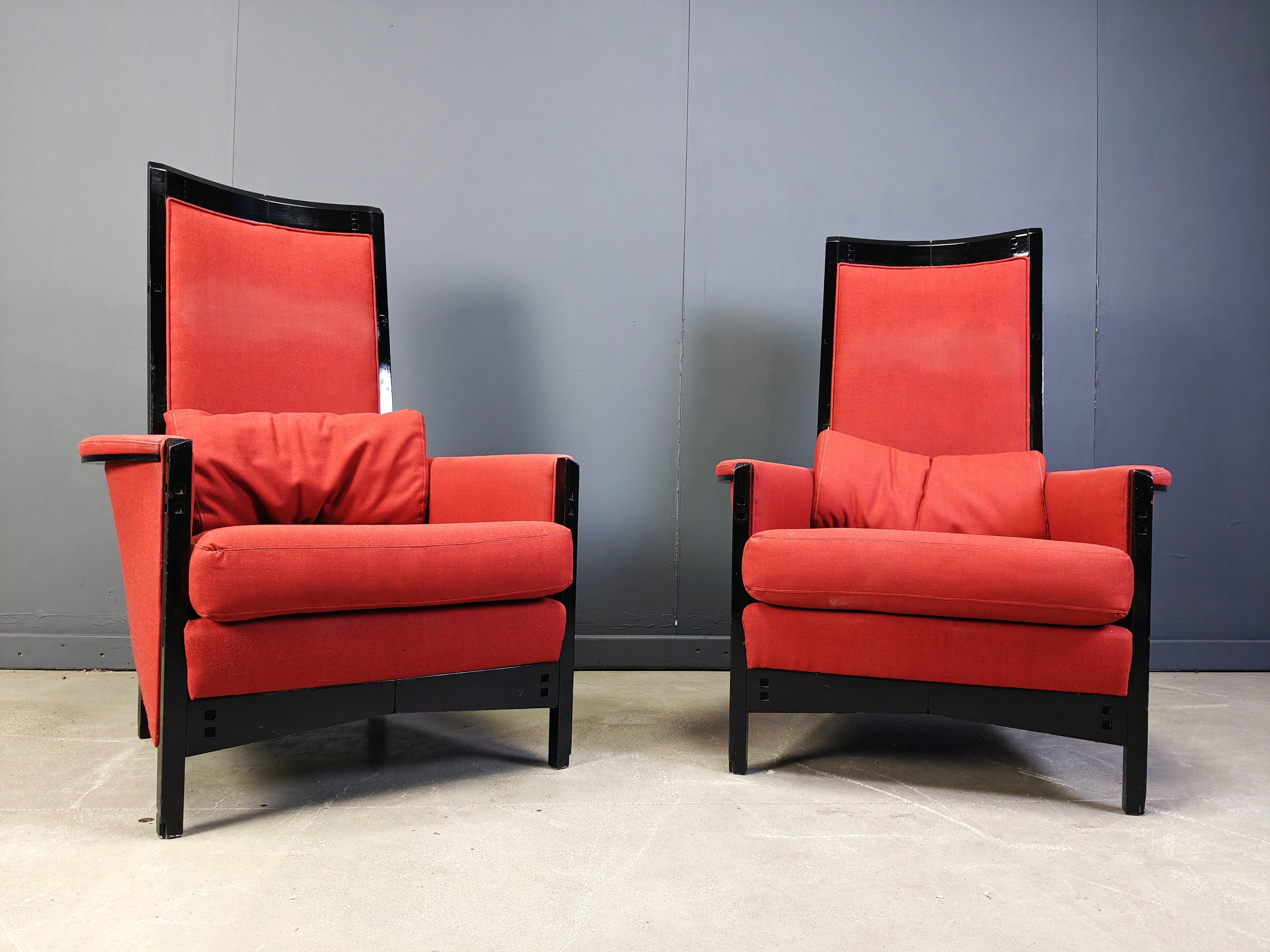 Rare fauteuil à dossier haut Umberto Asnago pour le célèbre fabricant de meubles italien 'Giorgetti'.

Modèle 