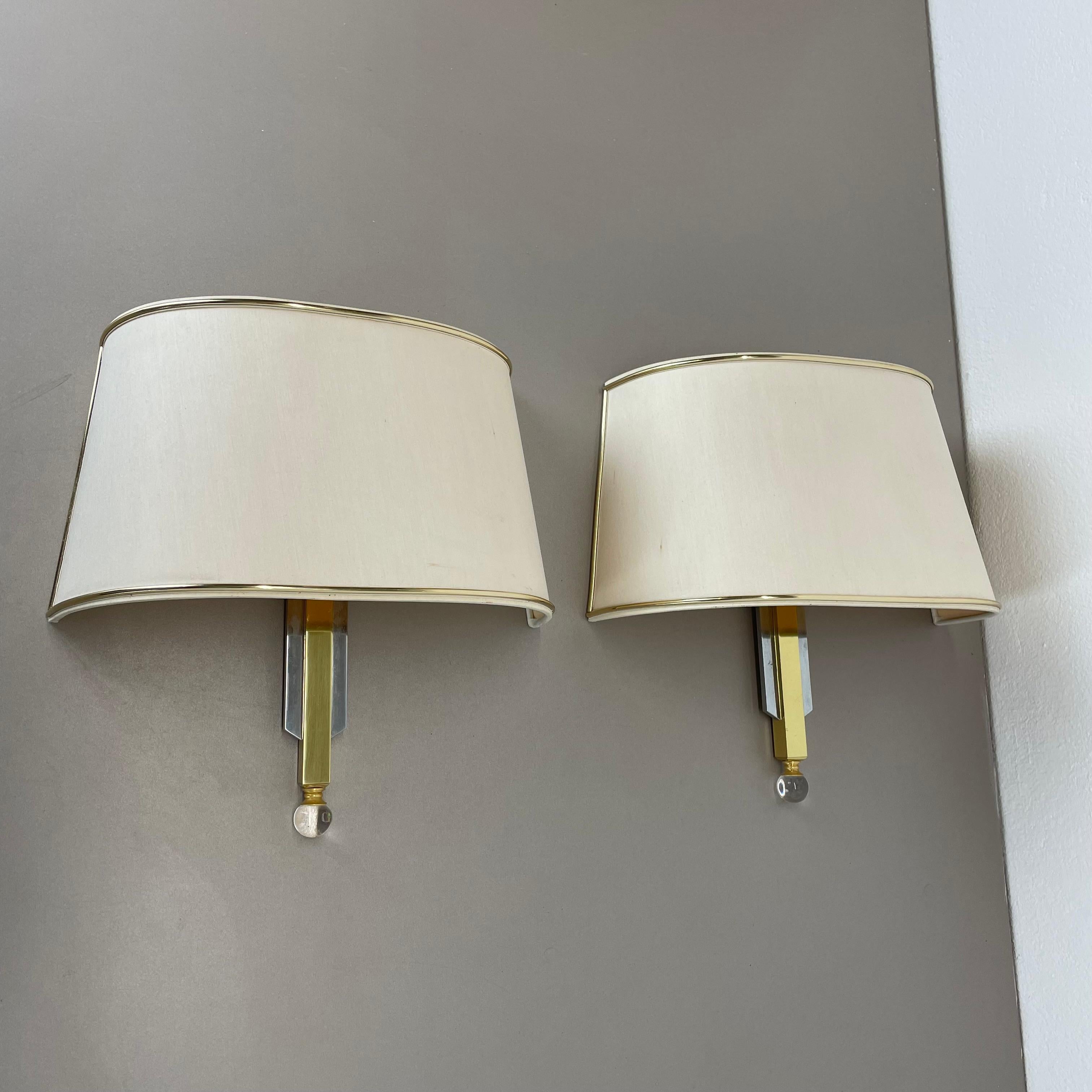 Mid-Century Modern Set of 2 Hollywood Regency Bicolor brass Wall Lights with shades, Italy 1980s For Sale