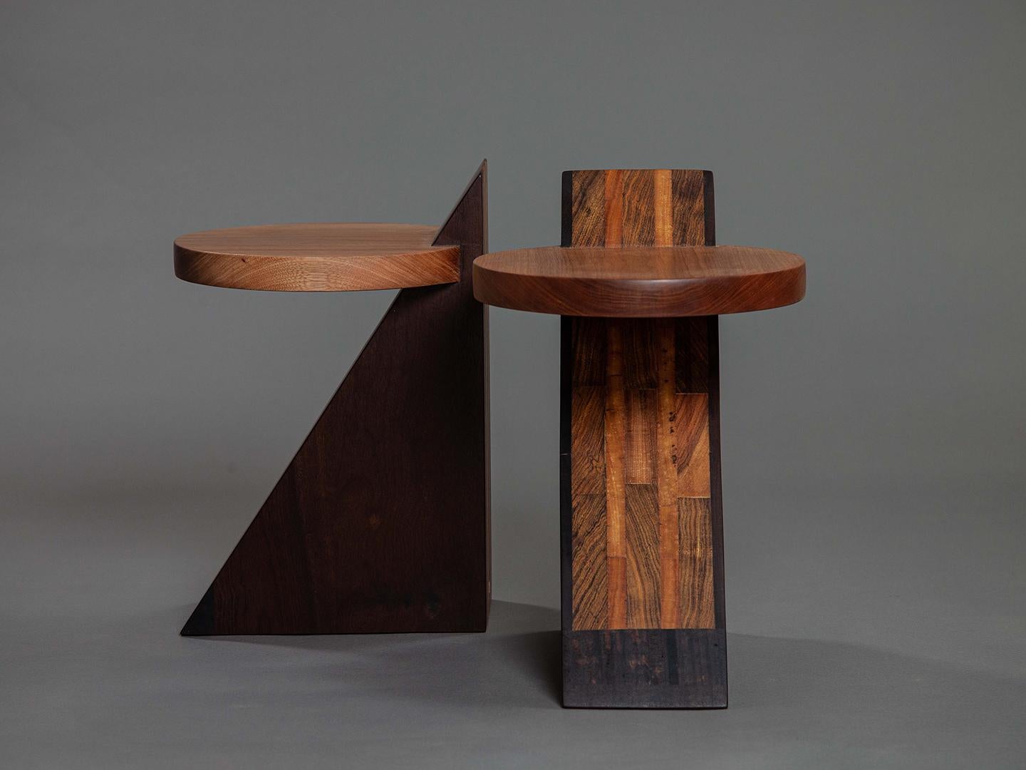 Ensemble de 2 tabourets Inácio en bois massif brésilien. en vente 4