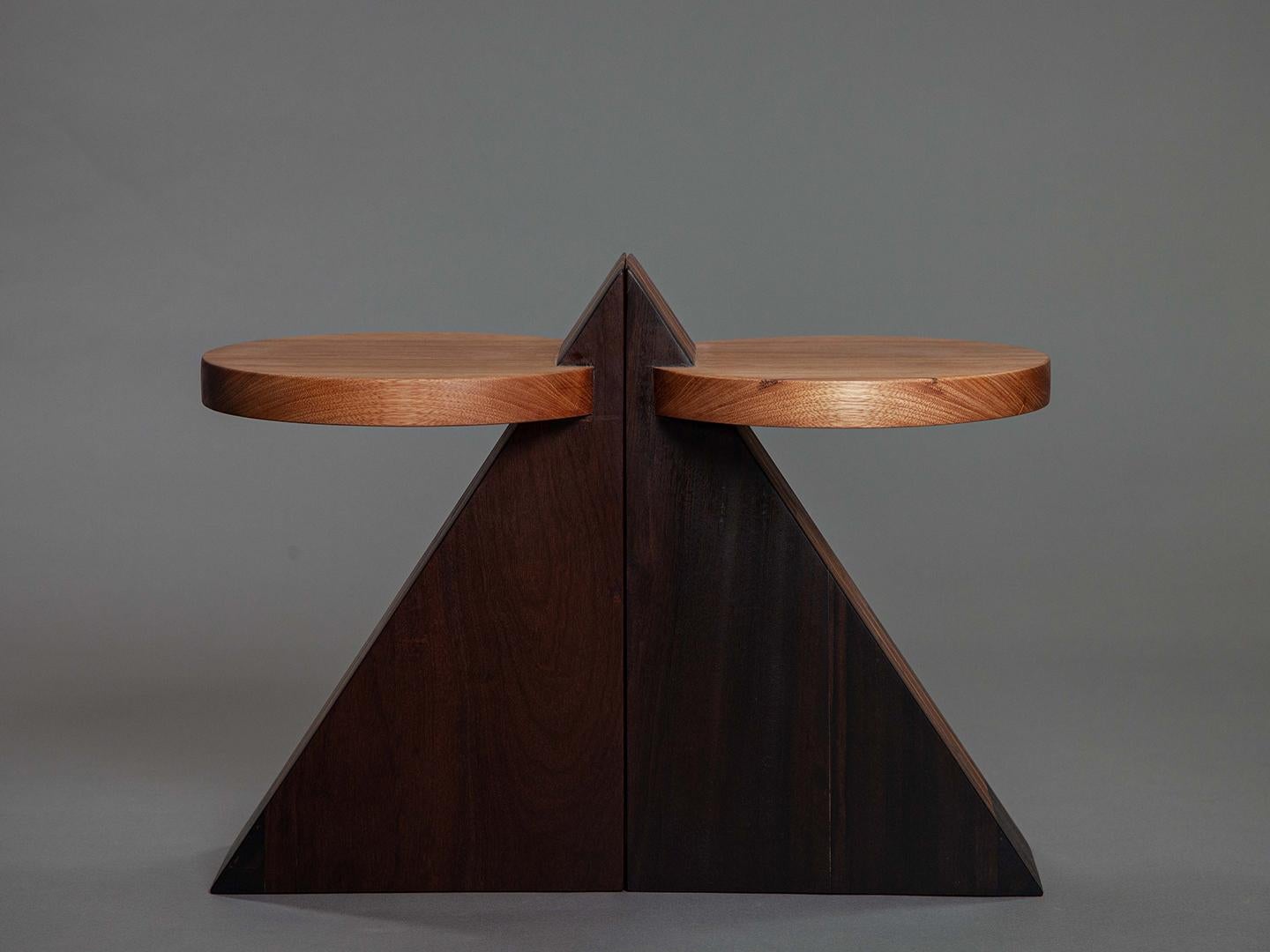 Ensemble de 2 tabourets Inácio en bois massif brésilien. en vente 2