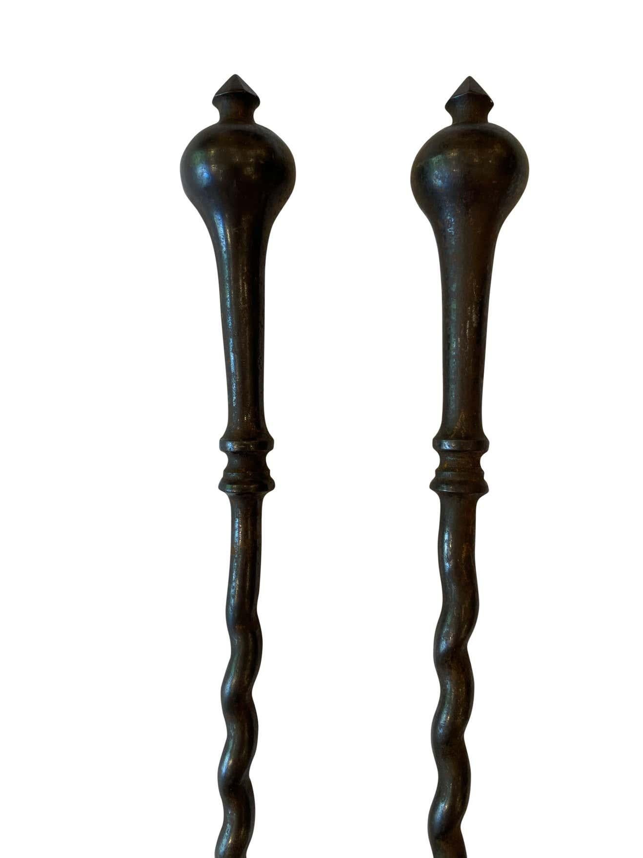 Set von 2 eisernen Feuerwerkzeugen, 18. Jahrhundert (Eisen) im Angebot