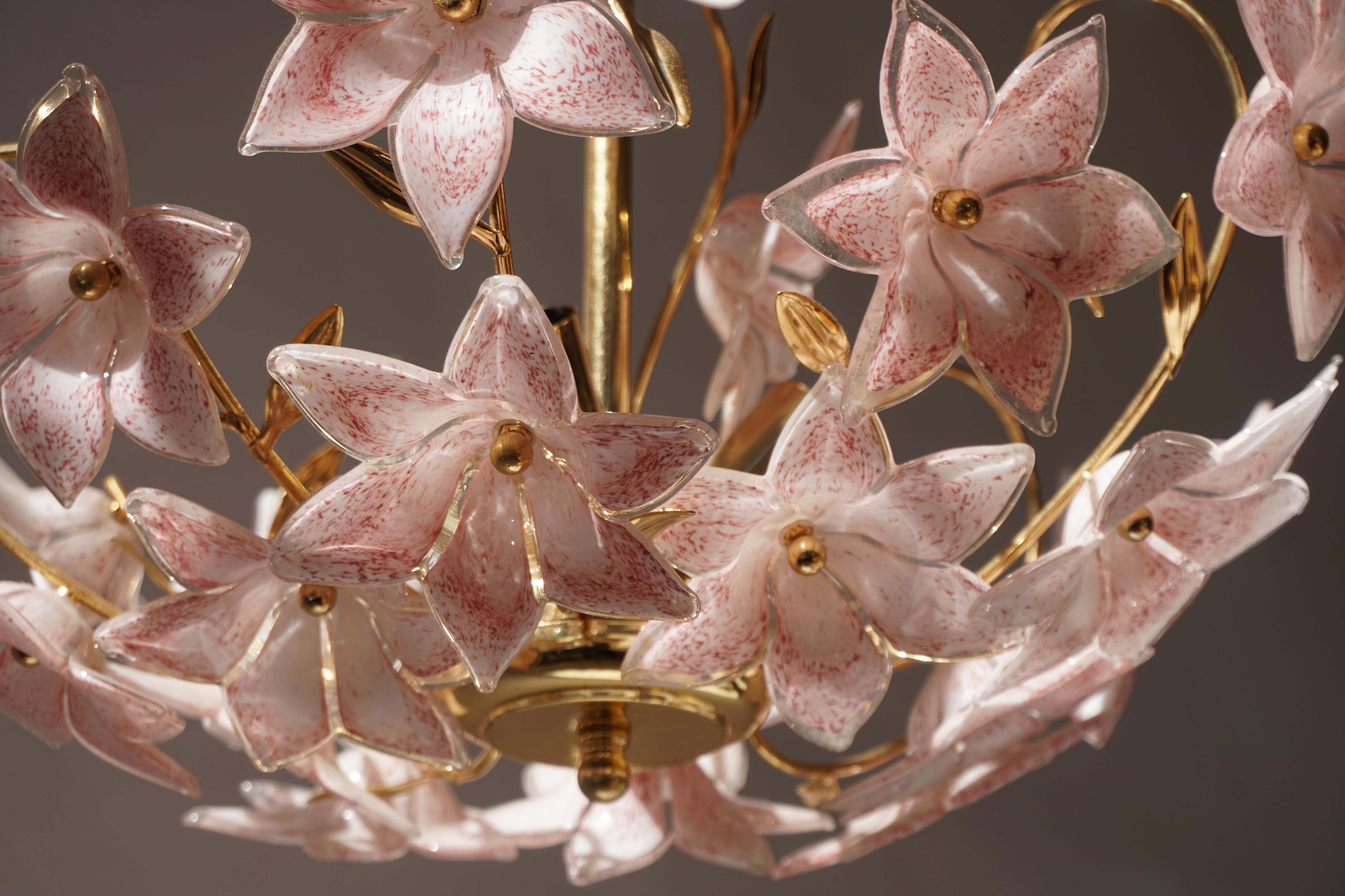 Set of 2 Italian Brass Chandeliers with White Pink Colored Murano Glass Flowers For Sale 12