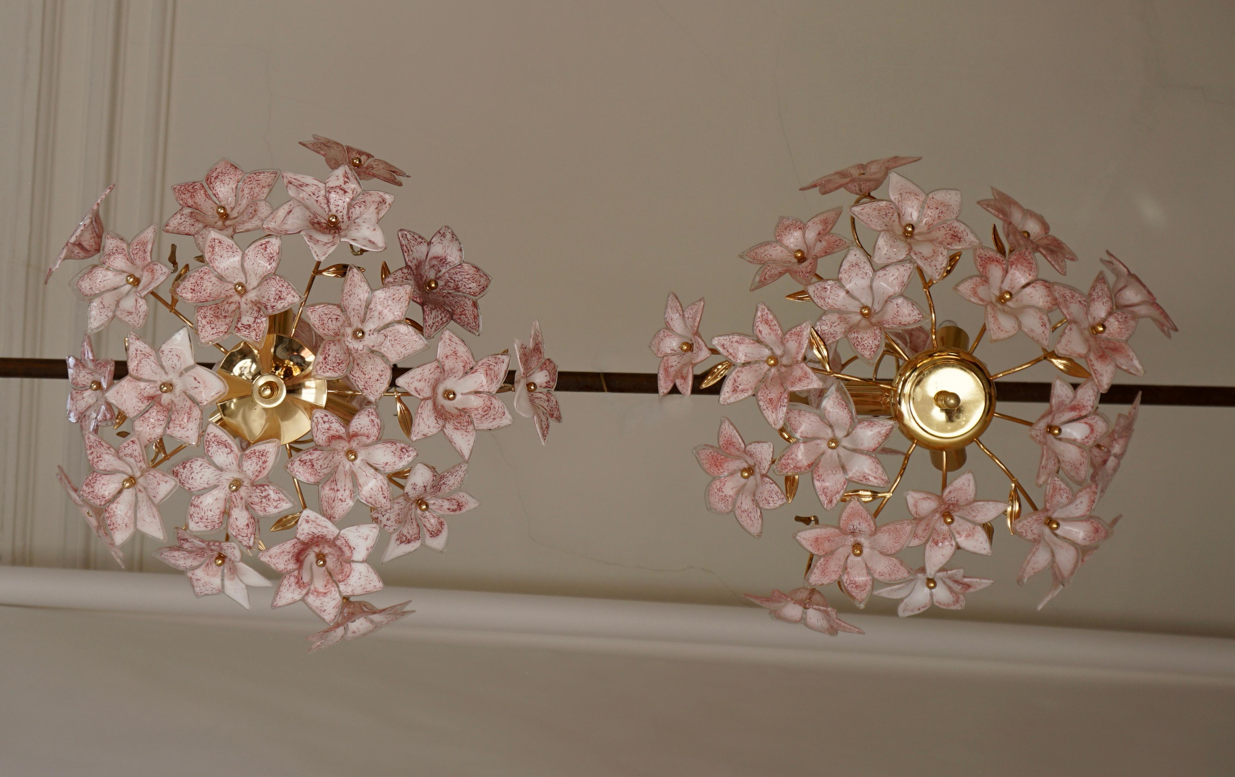 Mid-Century Modern Set of 2 Italian Brass Chandeliers with White Pink Colored Murano Glass Flowers For Sale