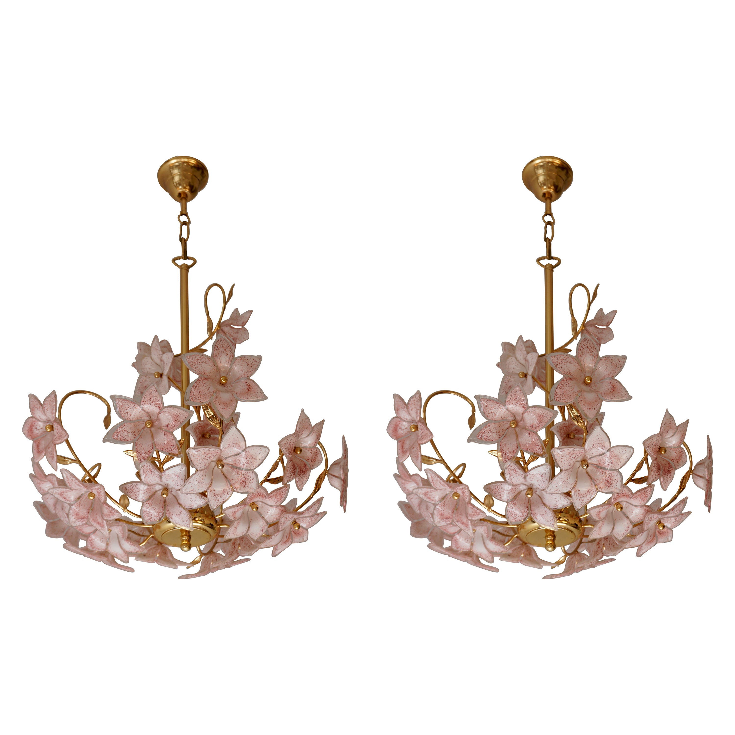 Set di 2 lampadari italiani in ottone con fiori bianchi e rosa in vetro di Murano