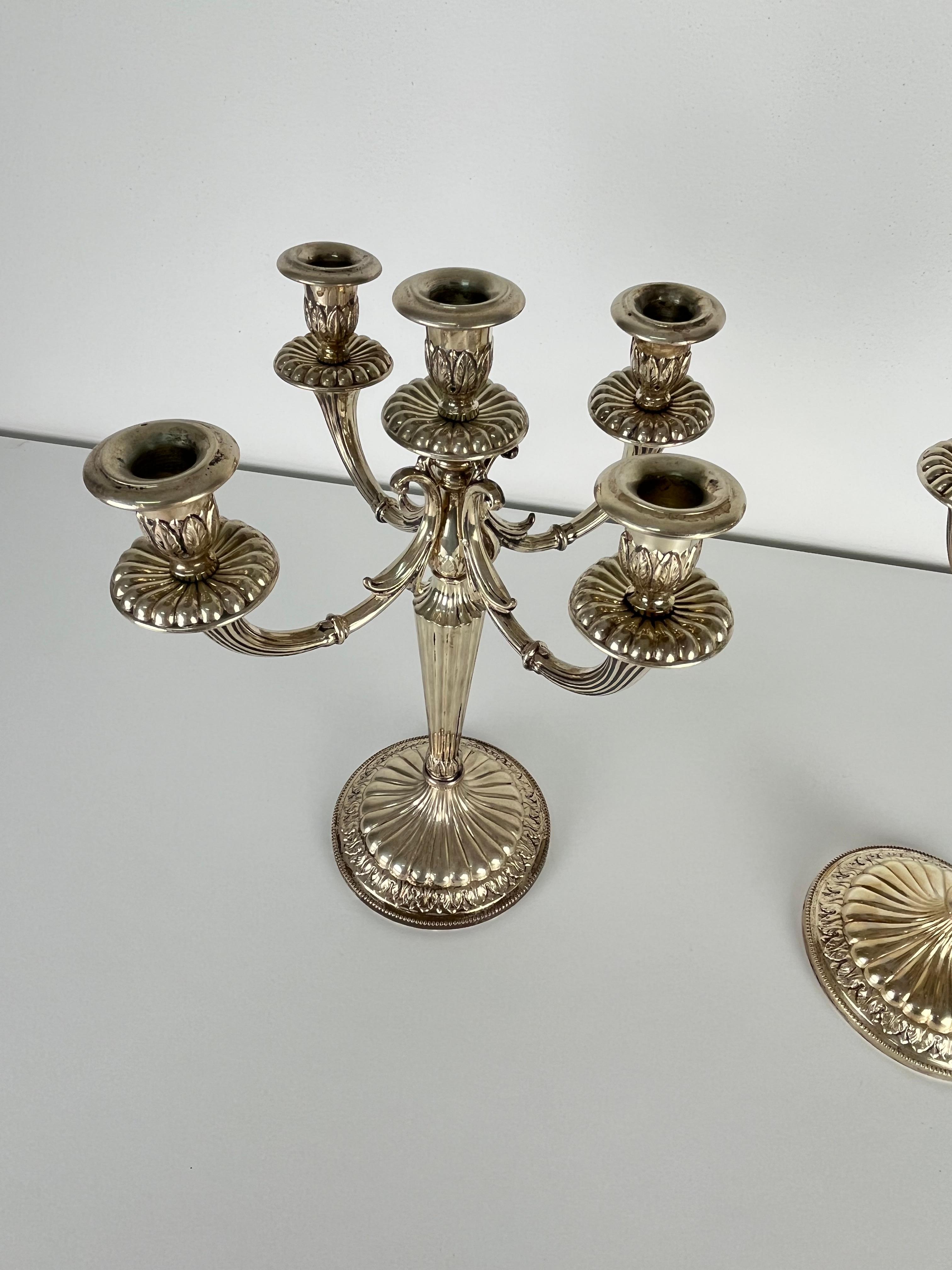 Set di 2 candelabri italiani in argento 800 a 5 fiamme, anni '80 in vendita 5
