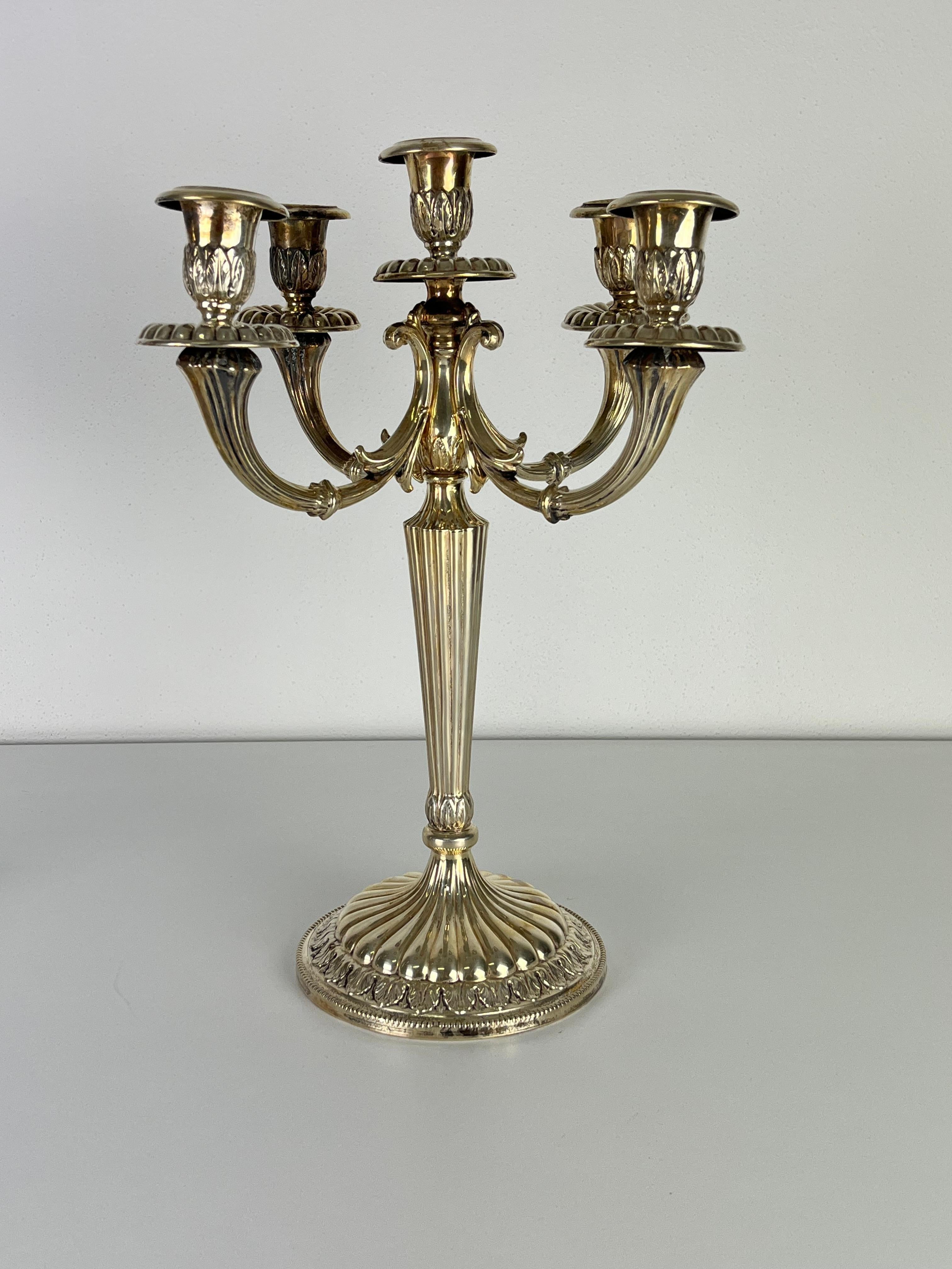 Fine XX secolo Set di 2 candelabri italiani in argento 800 a 5 fiamme, anni '80 in vendita
