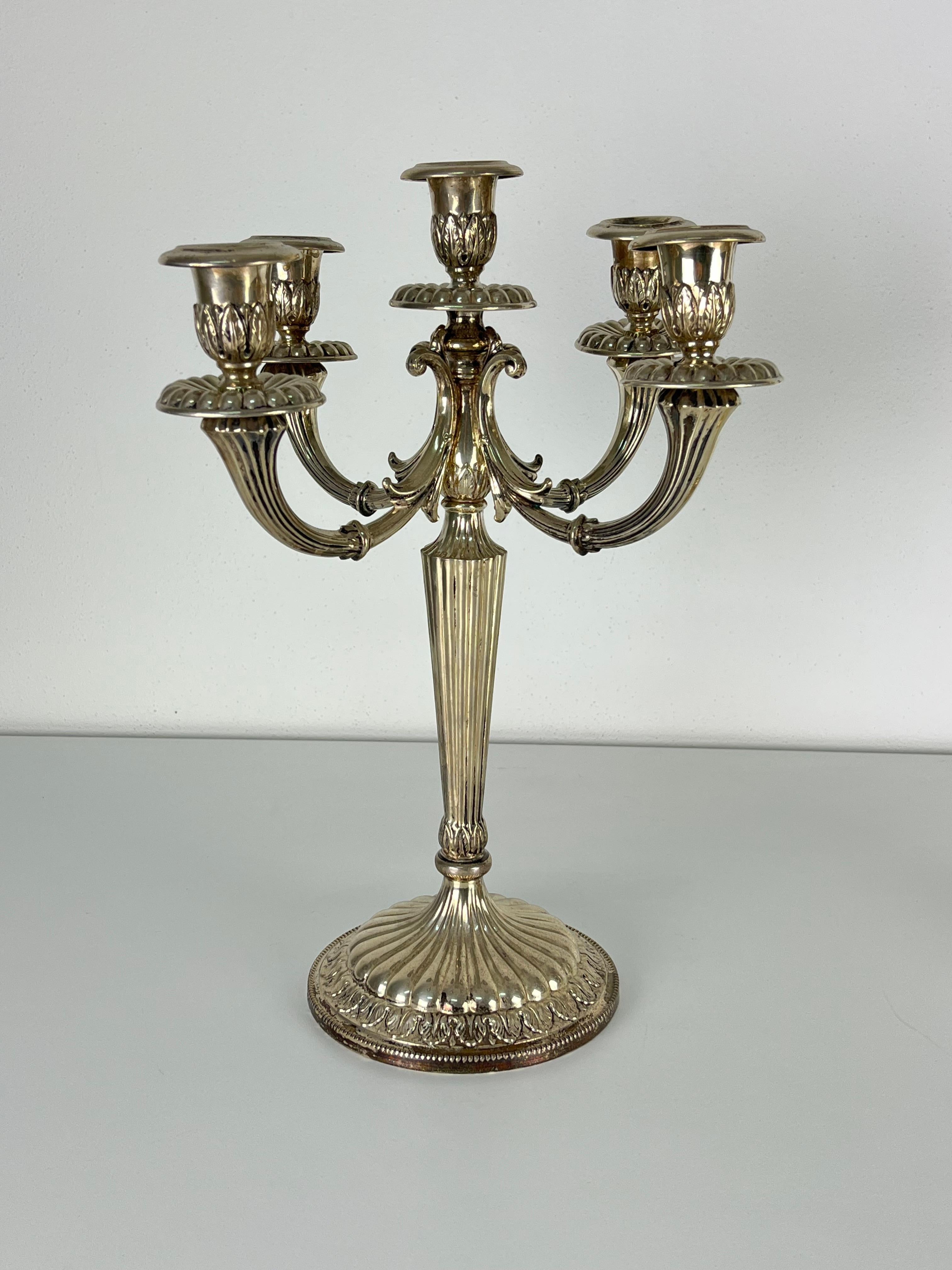 Argento Set di 2 candelabri italiani in argento 800 a 5 fiamme, anni '80 in vendita