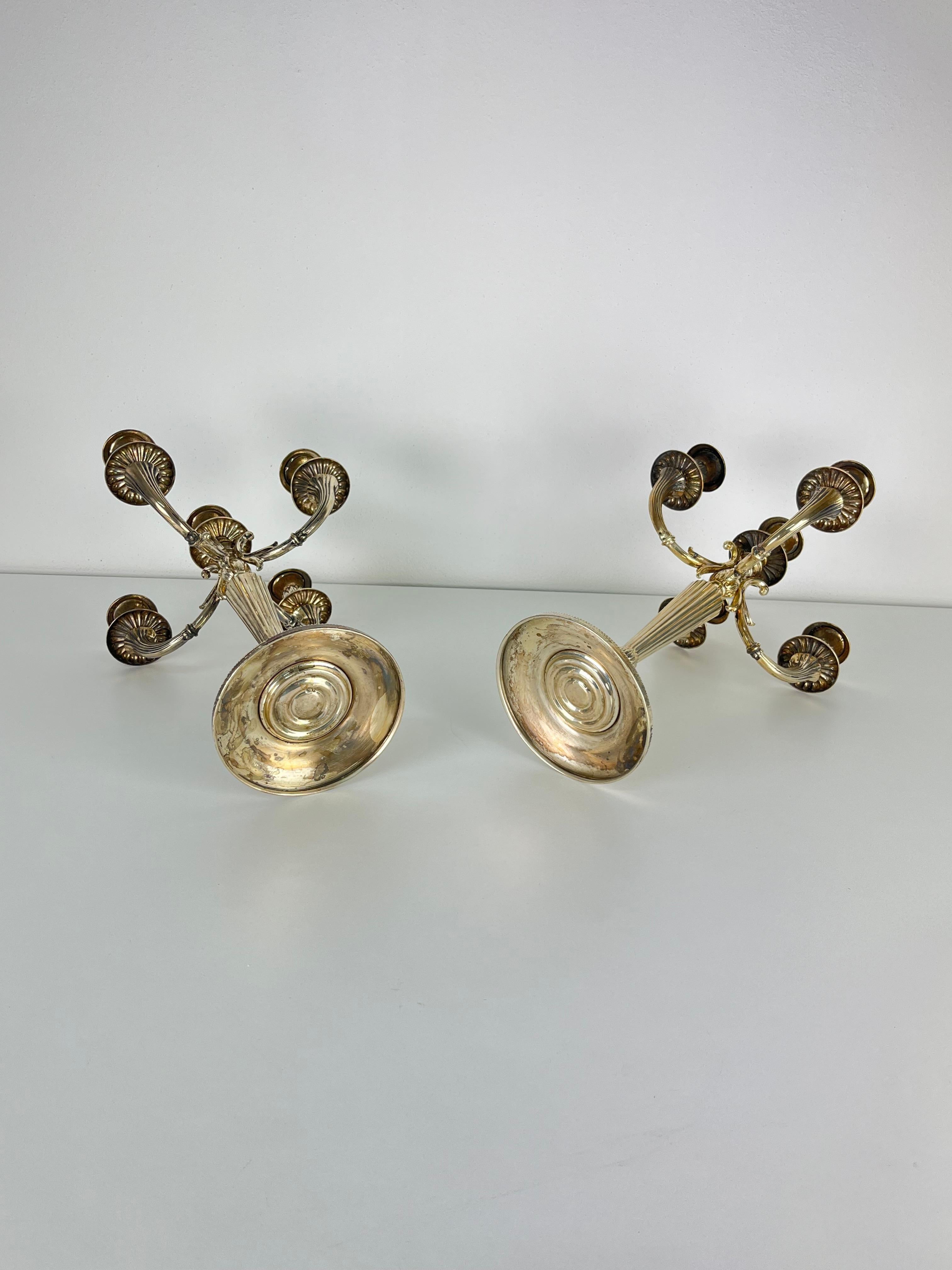 Set di 2 candelabri italiani in argento 800 a 5 fiamme, anni '80 in vendita 1