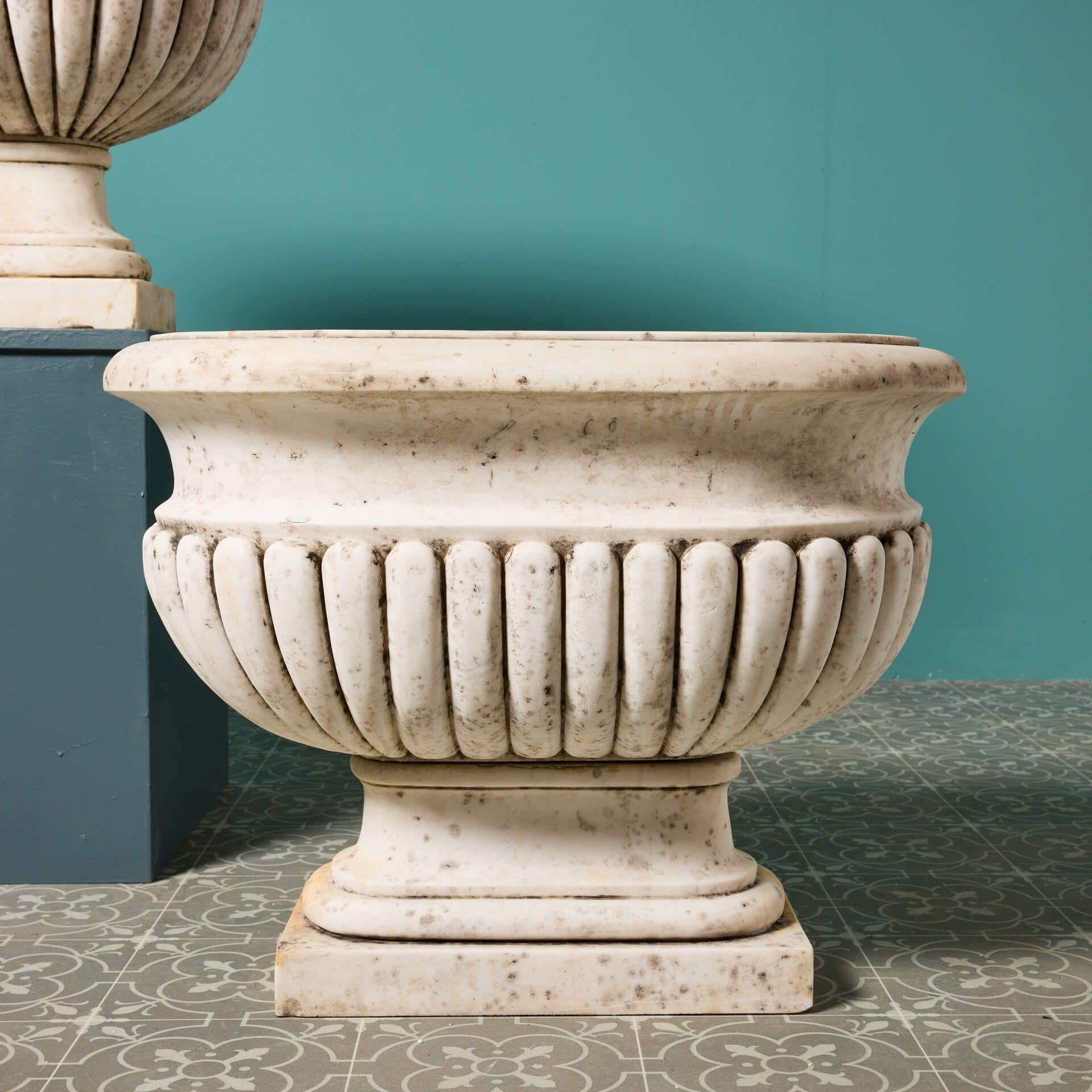 Neoclassical Set of 2 Italian Carrara Marble Cistern Jardinieres
