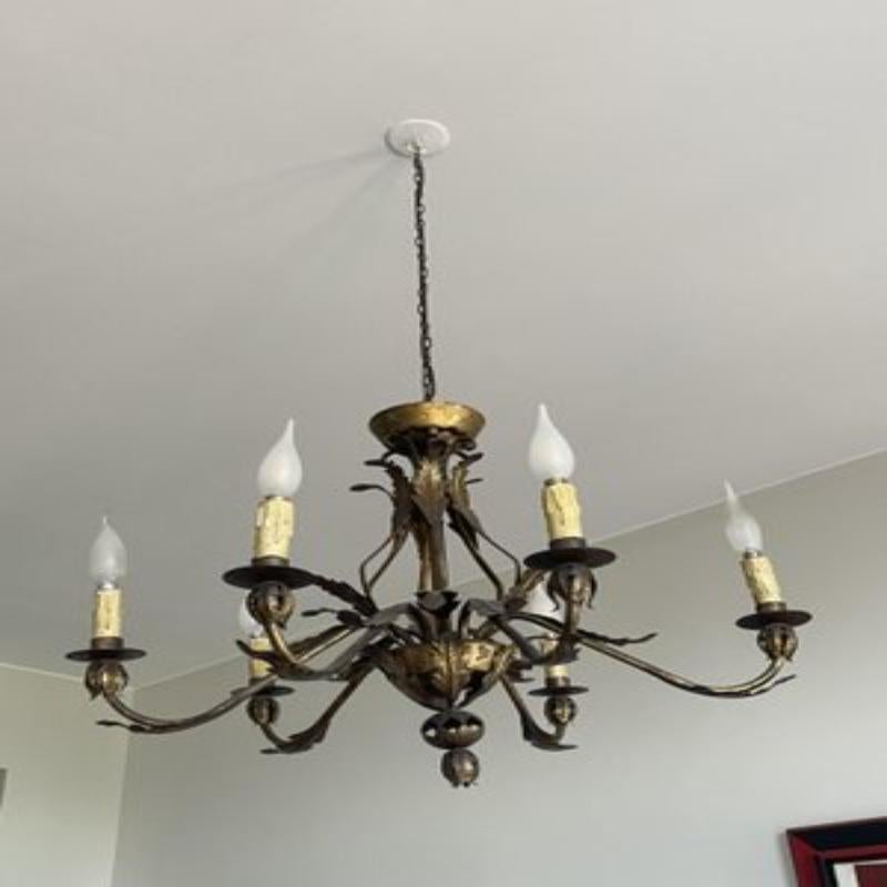 Juego de 2 candelabros dorados italianos con 6 velas, años 50 siglo XX en venta