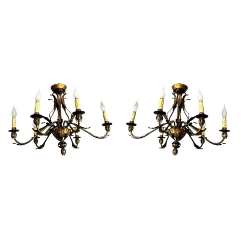 Juego de 2 candelabros dorados italianos con 6 velas, años 50 en venta