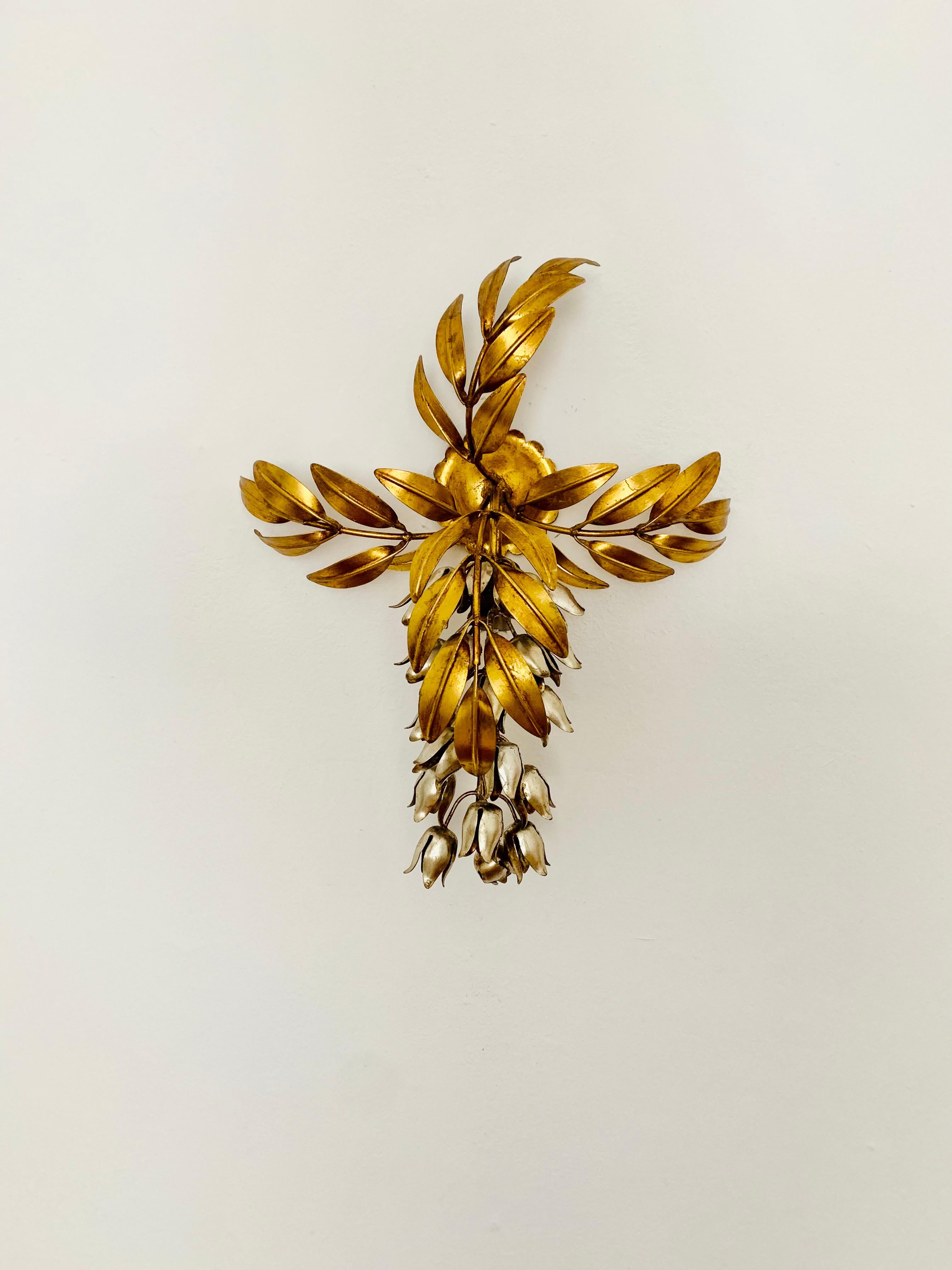 Very beautiful floral wall lamps by Hans Kögl from the 1970s.
Great design and high-quality workmanship.
The leaves and the color combination create a great, very elegant light.

Condition:

Very good vintage condition with slight signs of