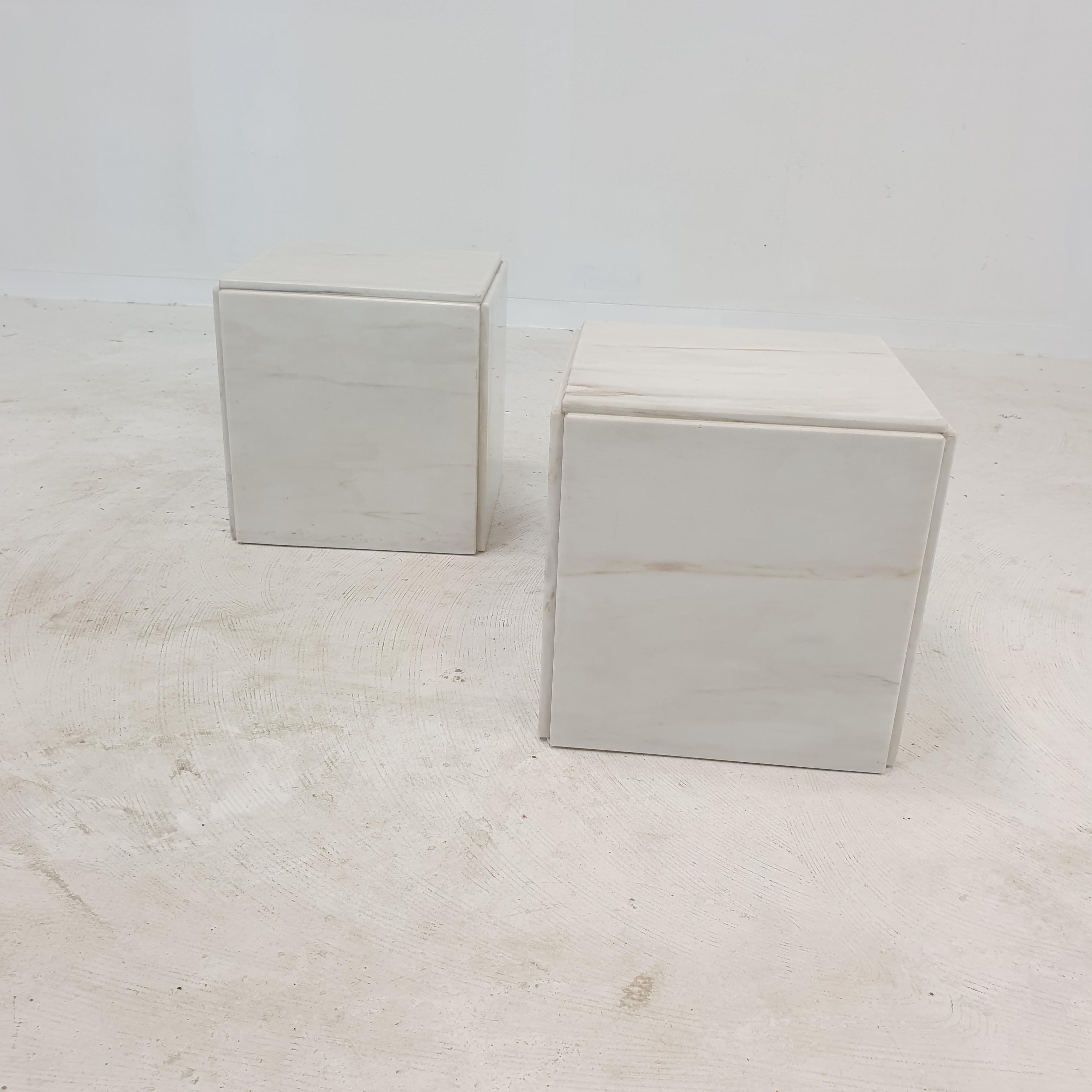 Set of 2 Italian Marble Pedestals or Side Tables, 1980's For Sale 3