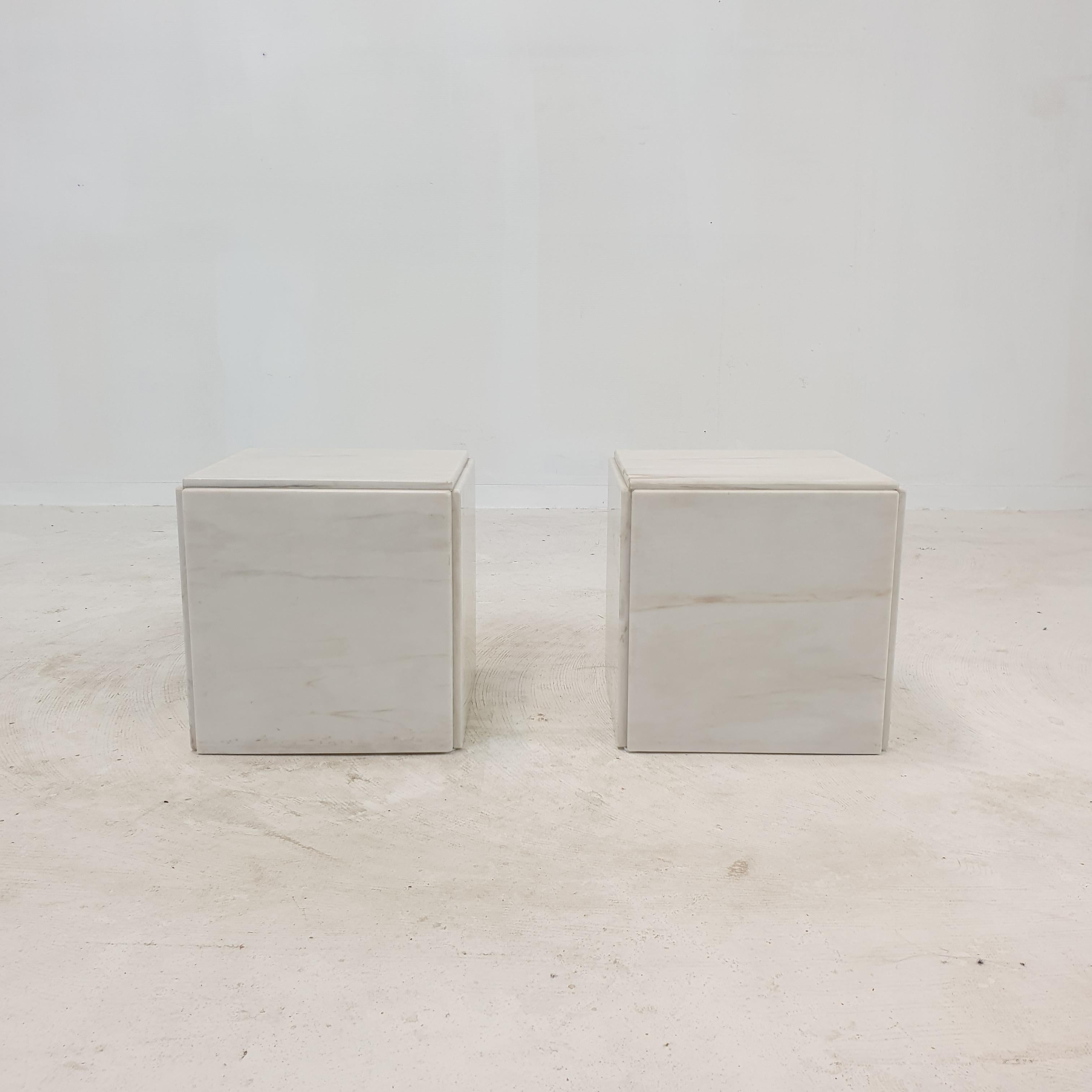 Mid-Century Modern Set of 2 Italian Marble Pedestals or Side Tables, 1980's For Sale