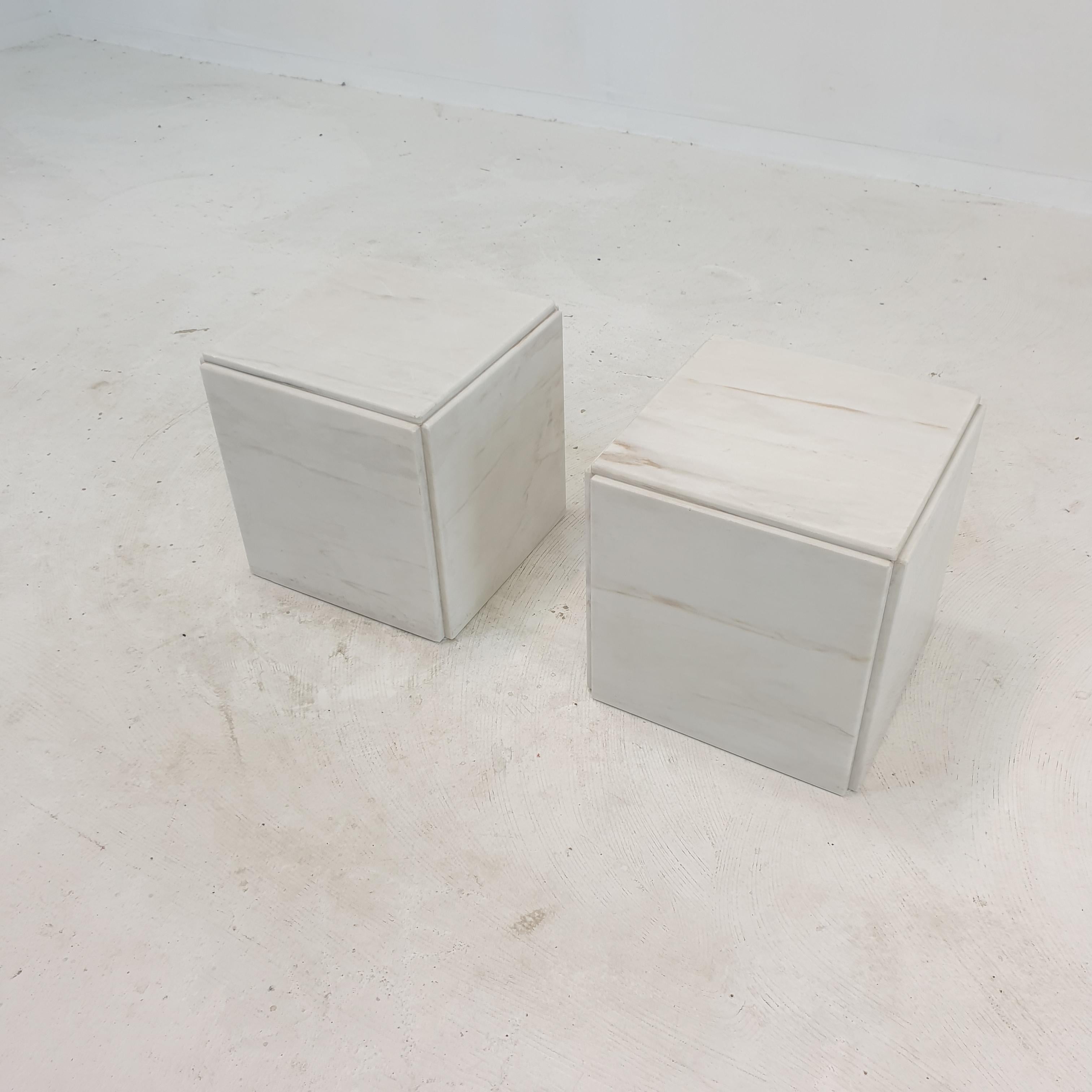 Late 20th Century Set of 2 Italian Marble Pedestals or Side Tables, 1980's For Sale