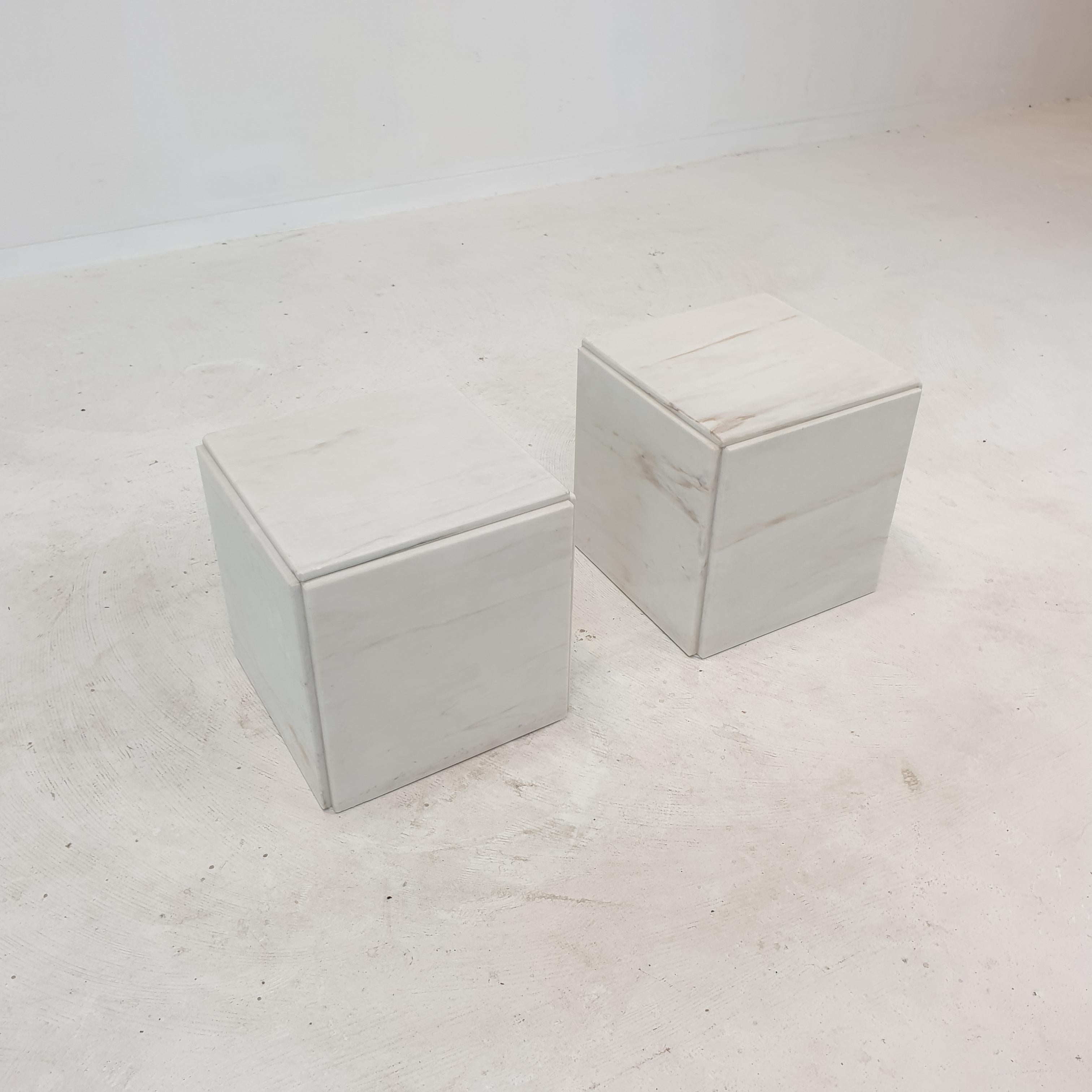 Set of 2 Italian Marble Pedestals or Side Tables, 1980's For Sale 2