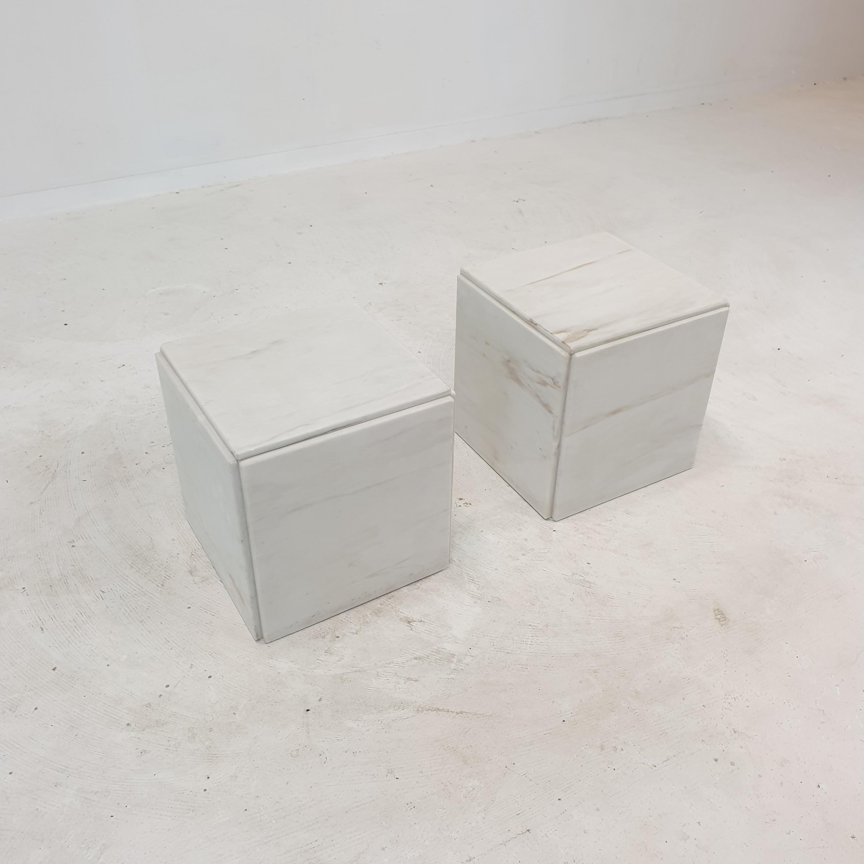 Set of 2 Italian Marble Pedestals or Side Tables, 1980's For Sale 2