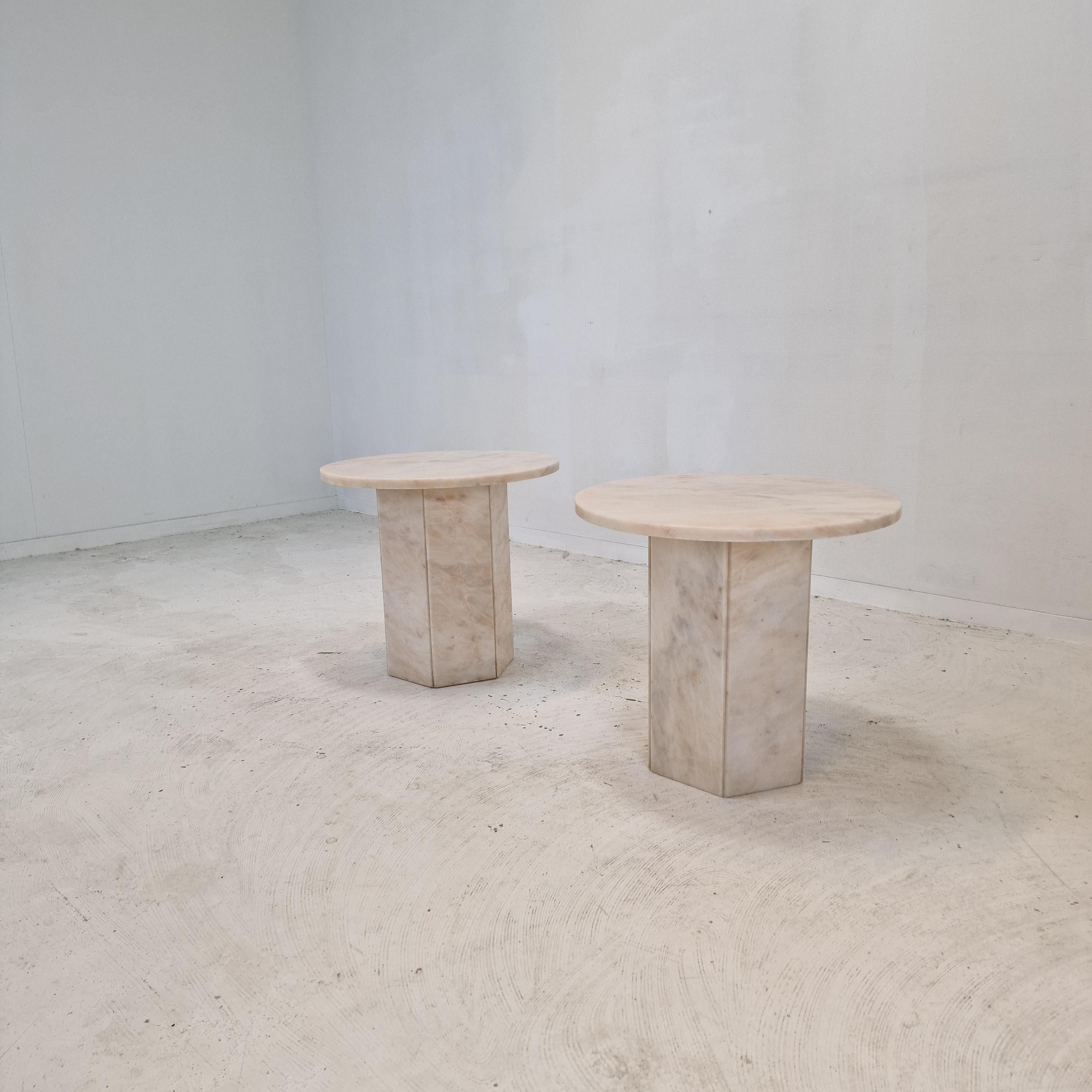 Mid-Century Modern Ensemble de 2 tables d'appoint en marbre italien, années 1980 en vente
