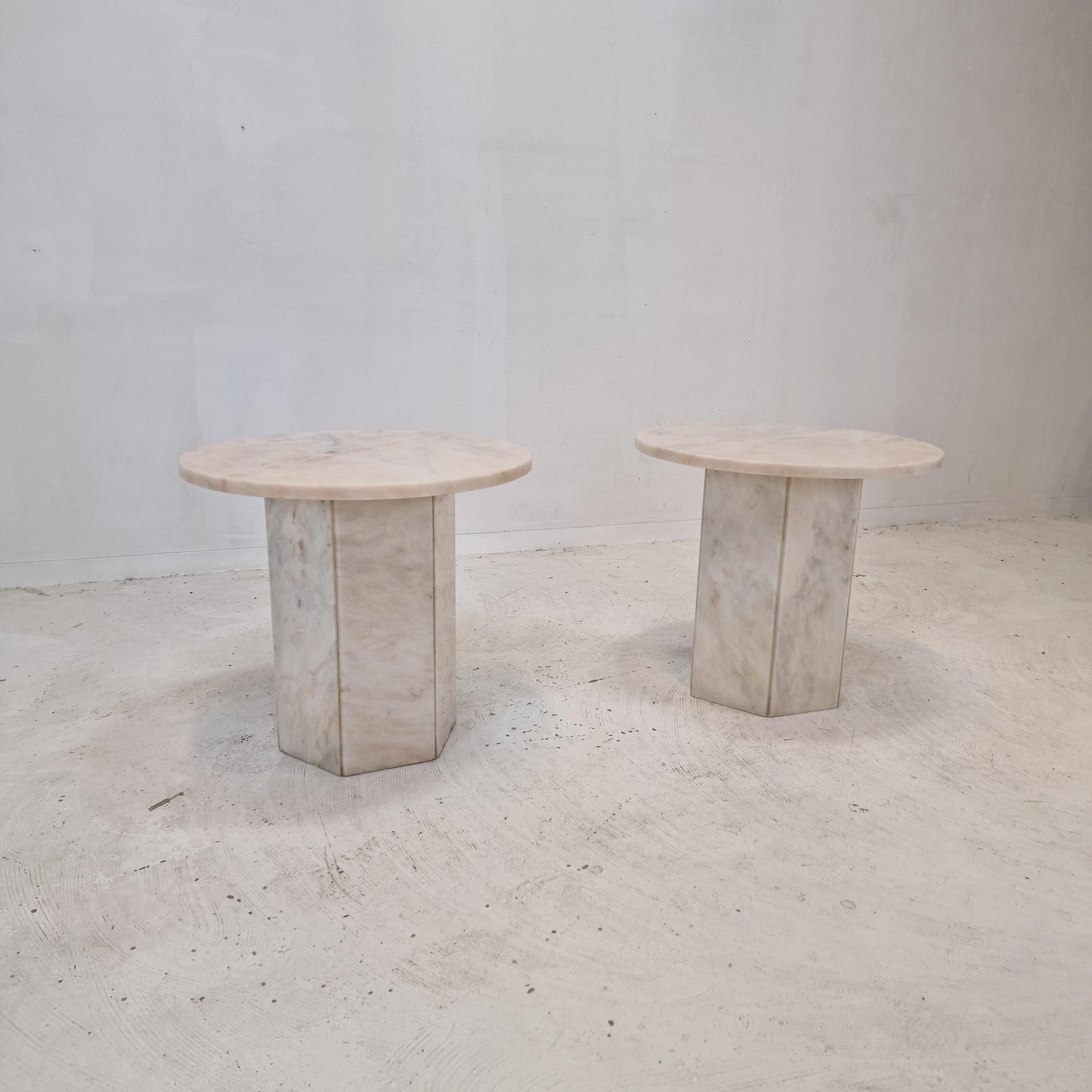 Ensemble de 2 tables d'appoint en marbre italien, années 1980 Bon état - En vente à Oud Beijerland, NL
