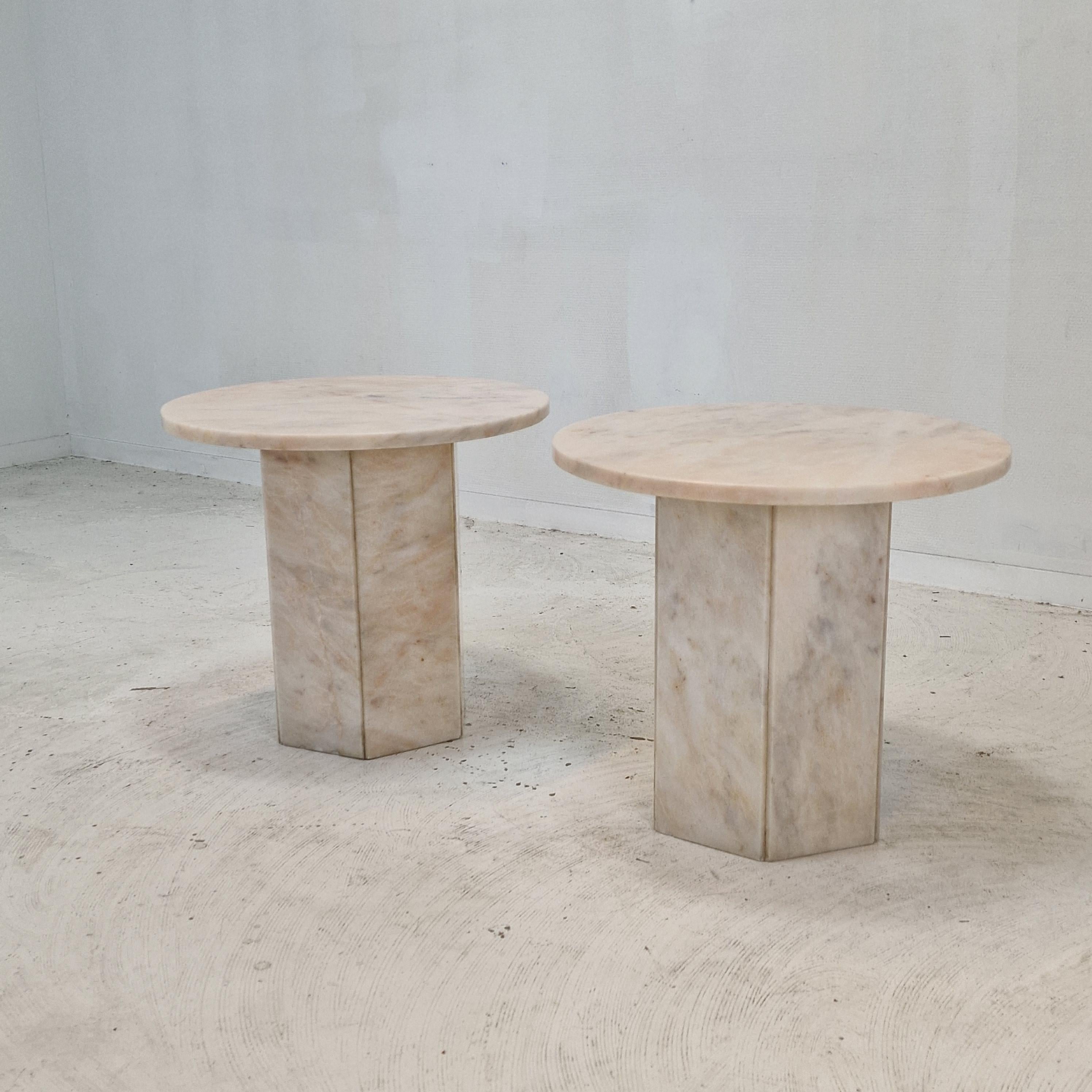 Marbre Ensemble de 2 tables d'appoint en marbre italien, années 1980 en vente