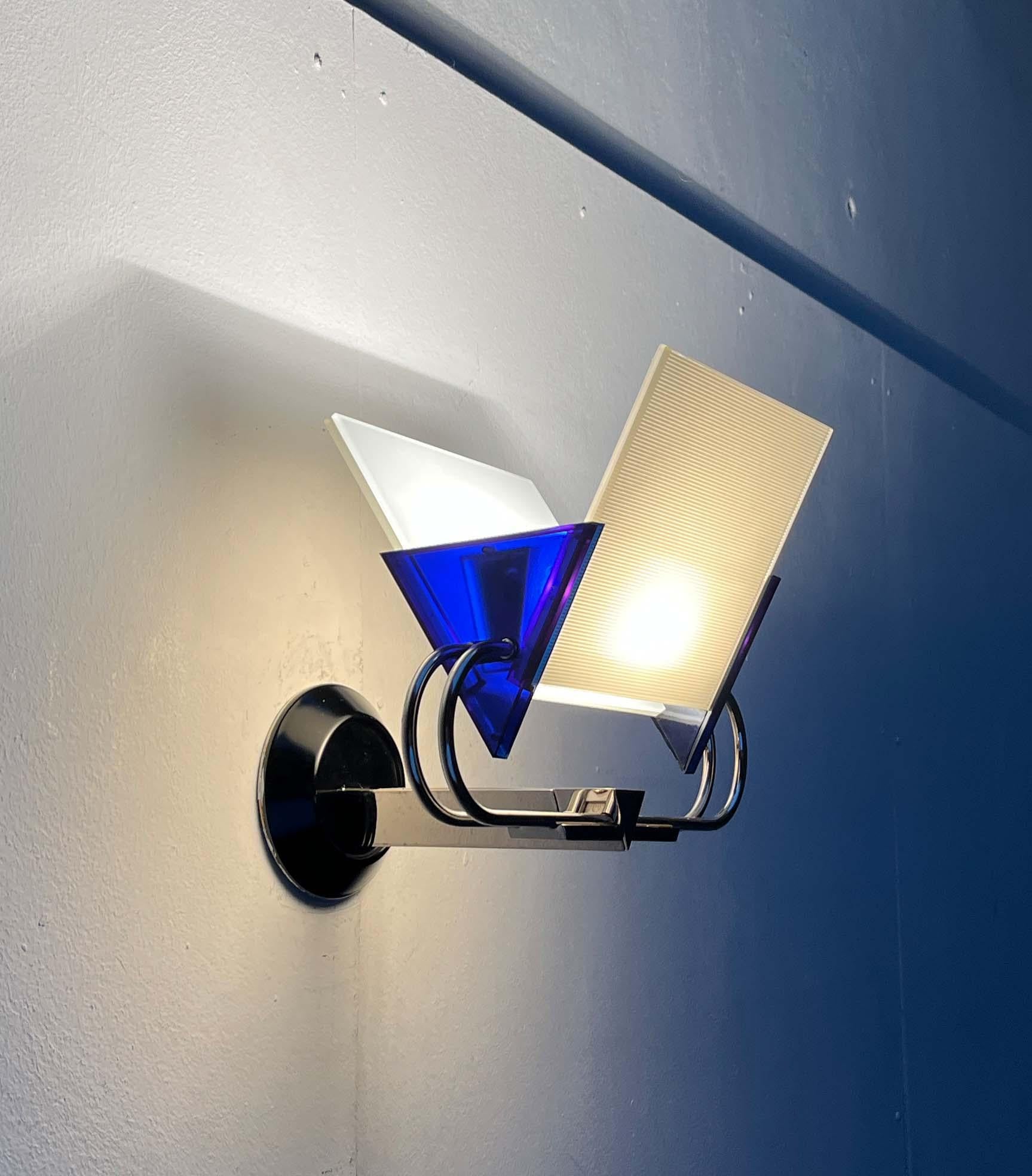 Juego de 2 apliques italianos postmodernos de murana Perry King S. Miranda Arteluce Años 80 en venta 5