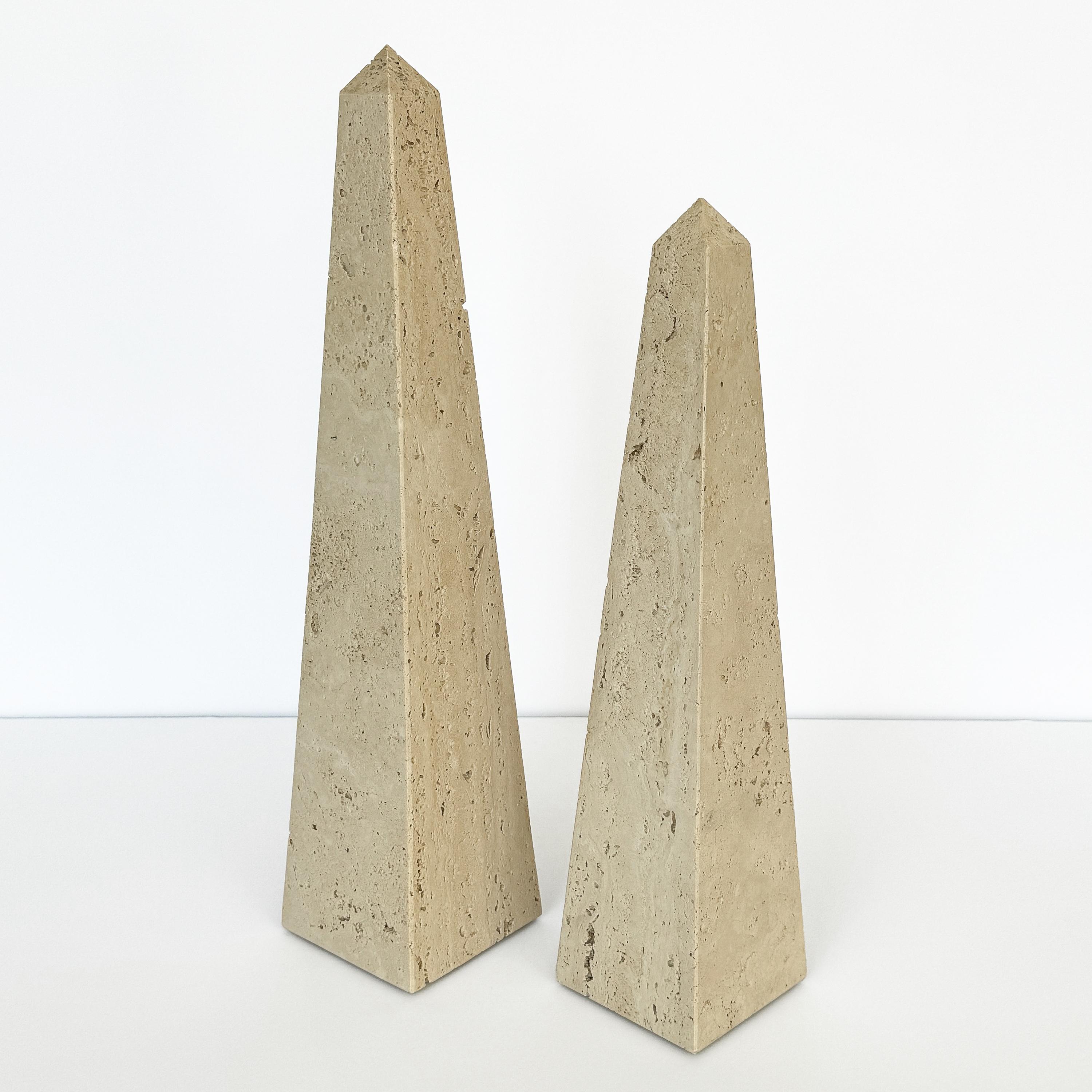 Mid-Century Modern Set of 2 Italian Travertine Obelisk Sculptures For Sale