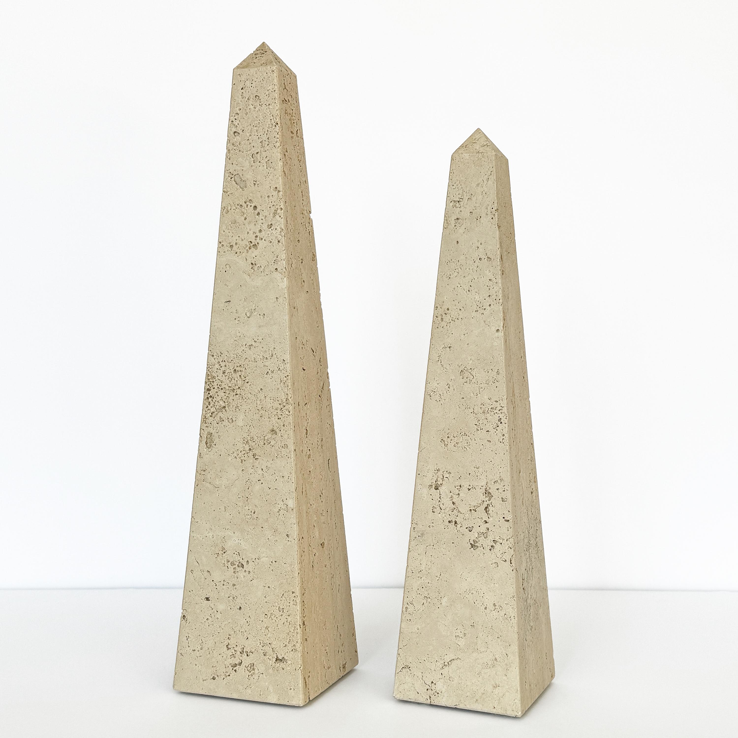 Late 20th Century Set of 2 Italian Travertine Obelisk Sculptures For Sale