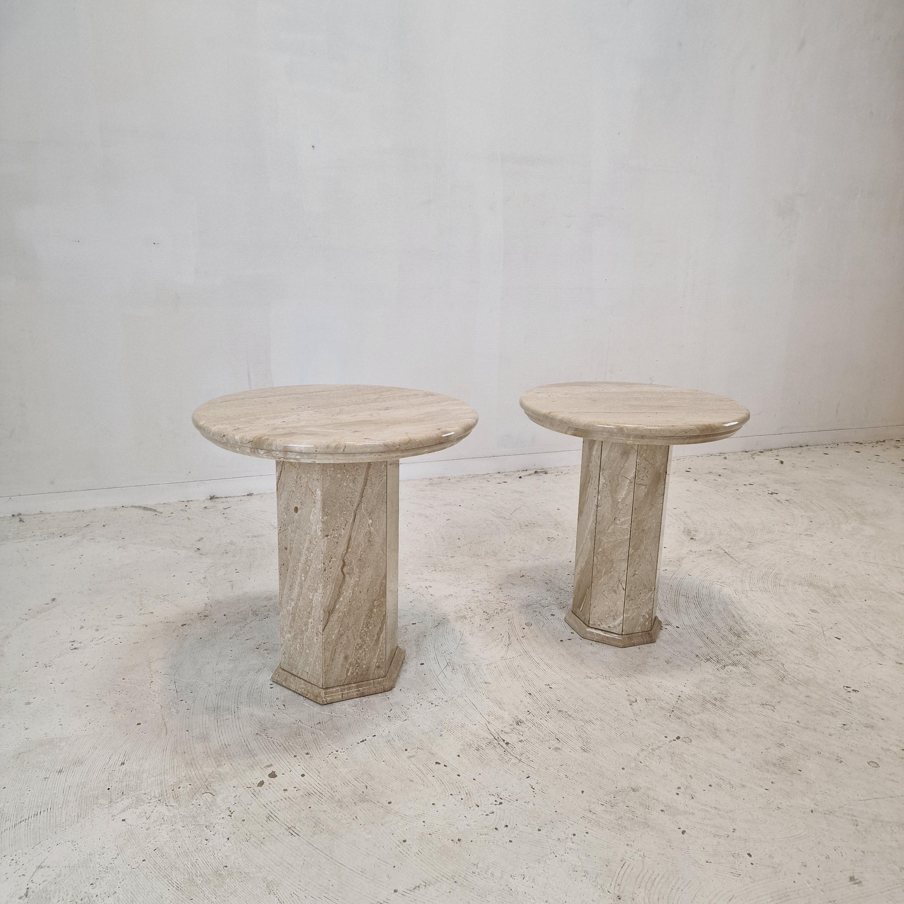 Mid-Century Modern Set of 2 Italian Travertine Pedestals or Side Tables, 1980s For Sale