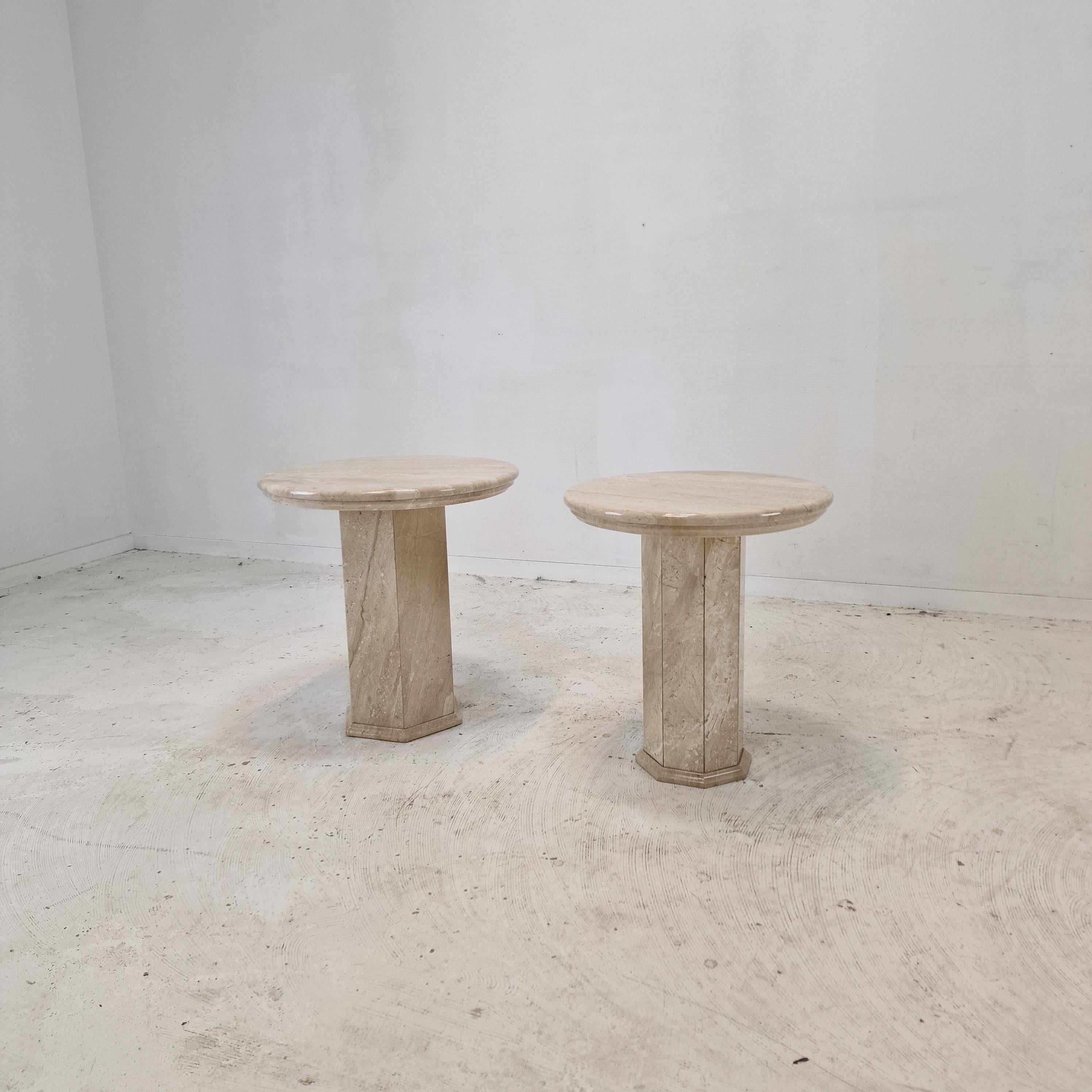 Hand-Crafted Set of 2 Italian Travertine Pedestals or Side Tables, 1980s For Sale