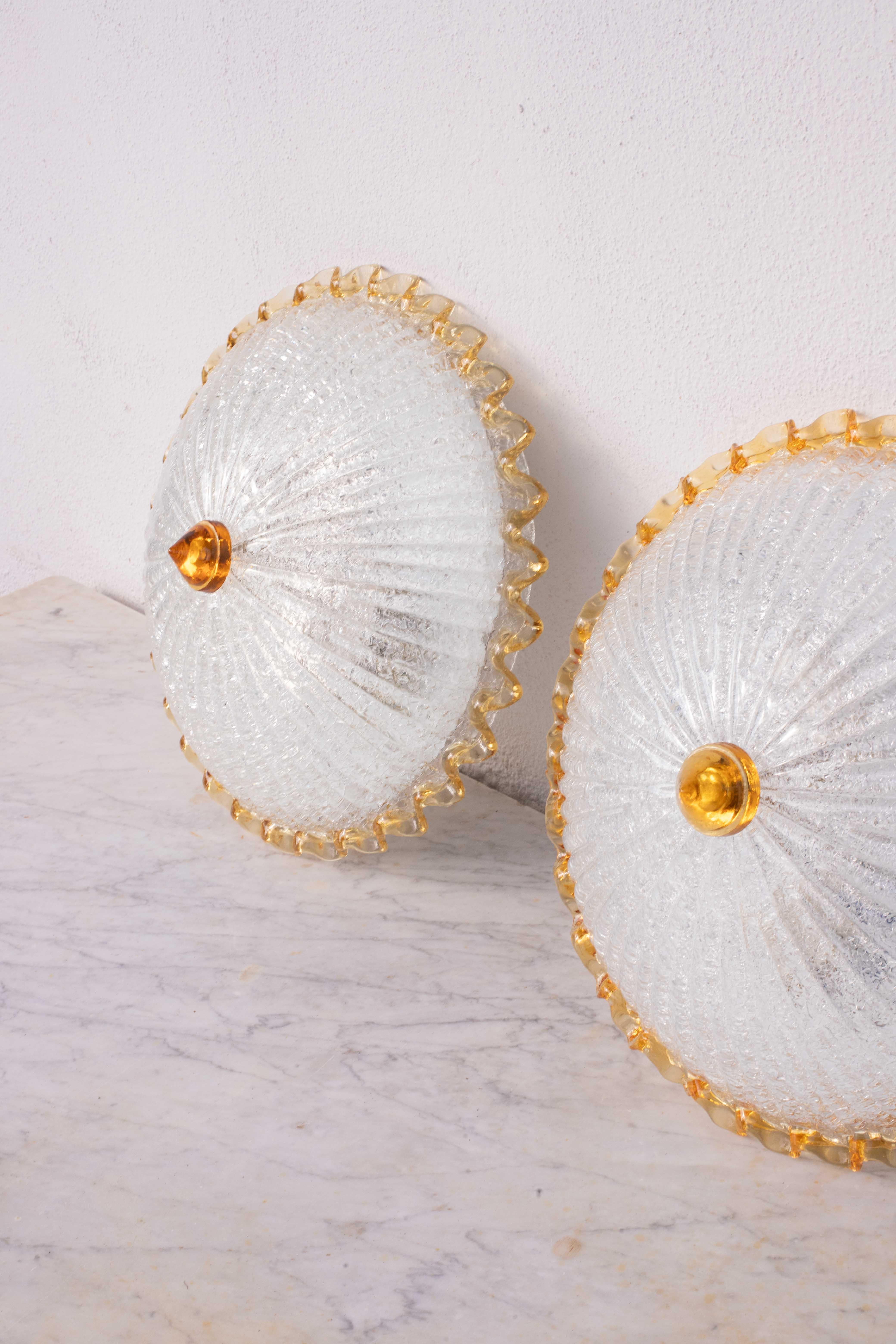 Ensemble de 2 plafonniers italiens en verre de Murano jaune de grande taille, Murano, 1970 en vente 5