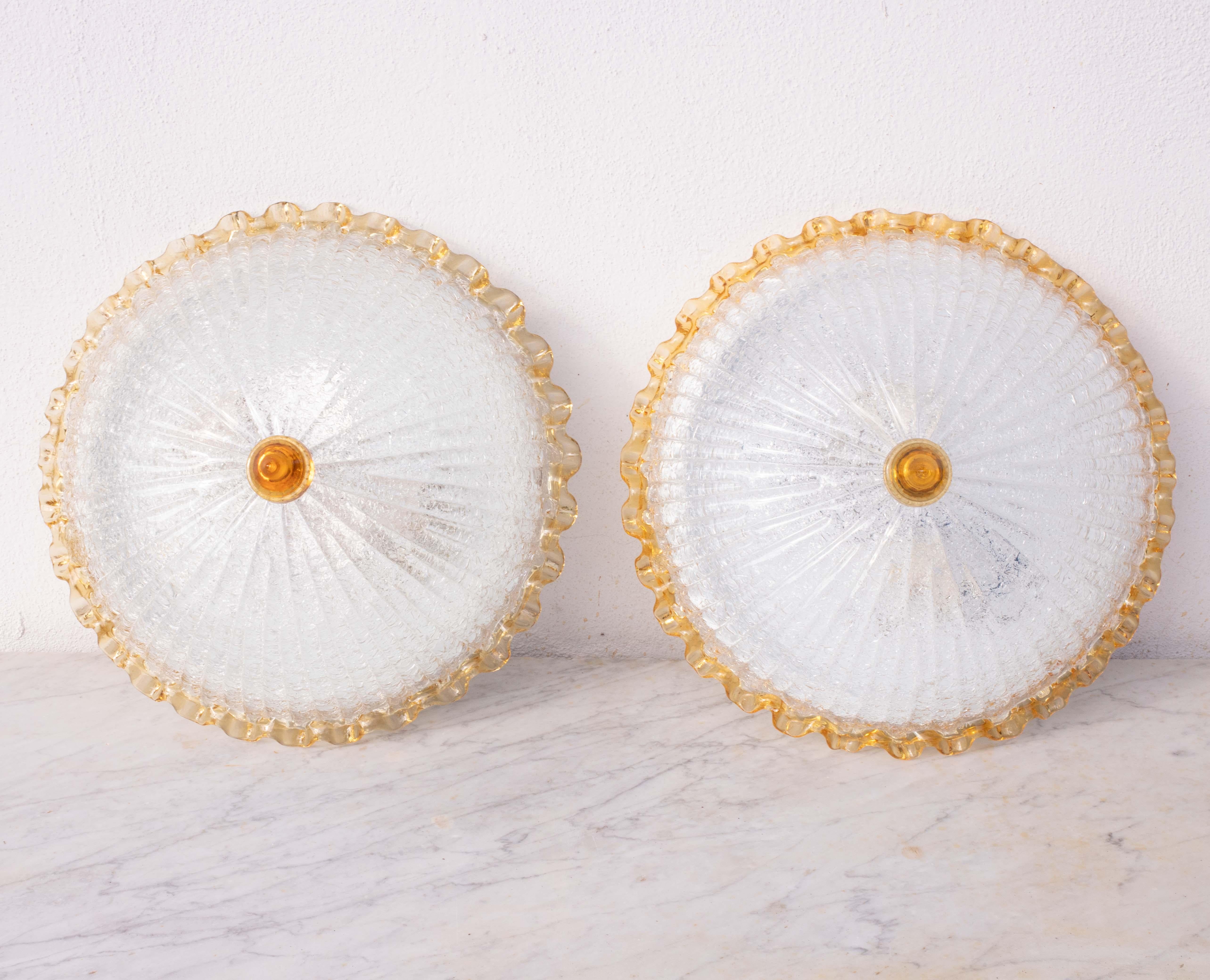 Ensemble de 2 plafonniers italiens en verre de Murano jaune de grande taille, Murano, 1970 en vente 8