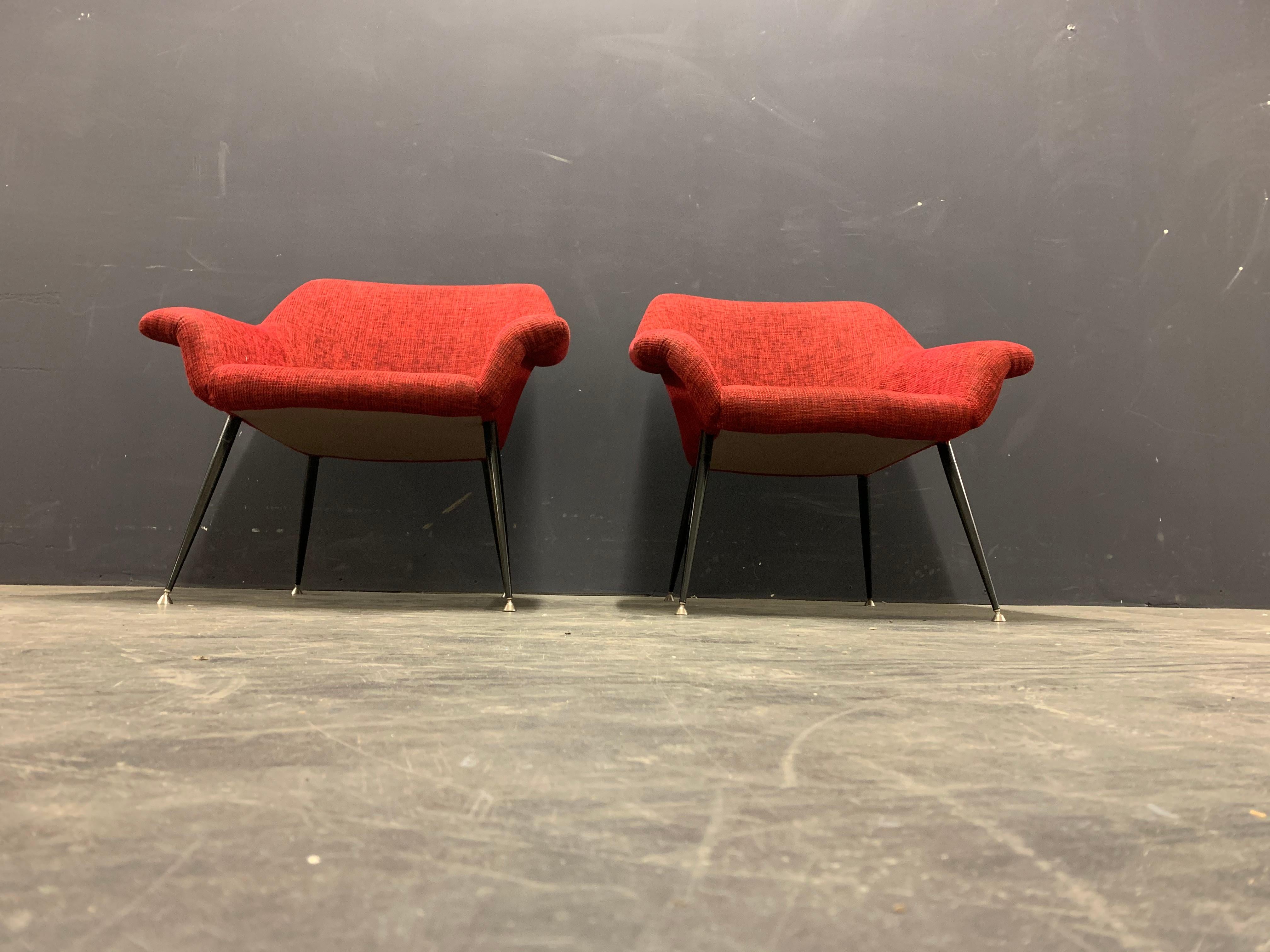 Mid-Century Modern Set of 2 Italian Lounge Chairs For Sale