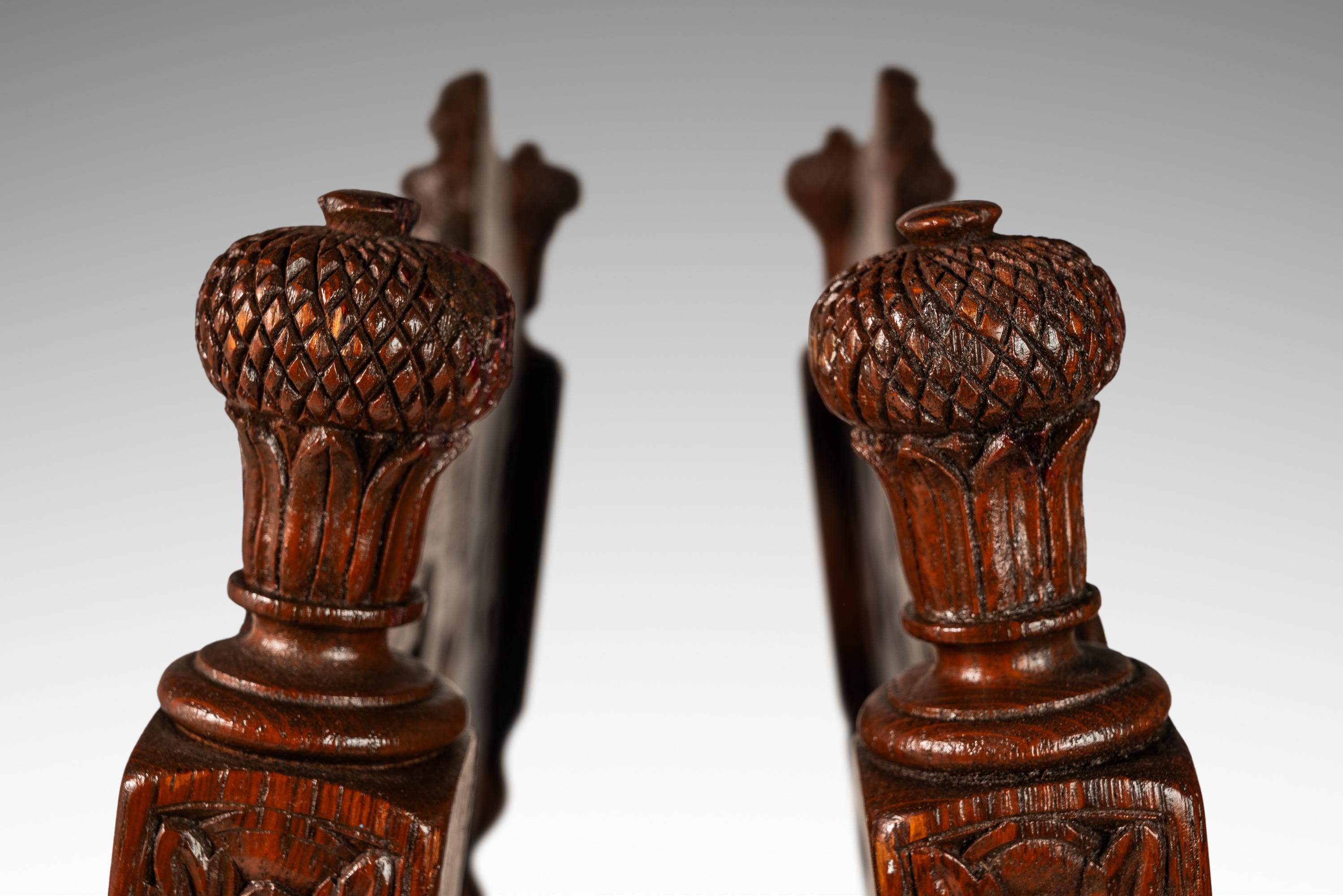 Ensemble de 2 fauteuils de style baroque Jacobean Stuart sculptés à la main, Angleterre, C.I.C. en vente 4