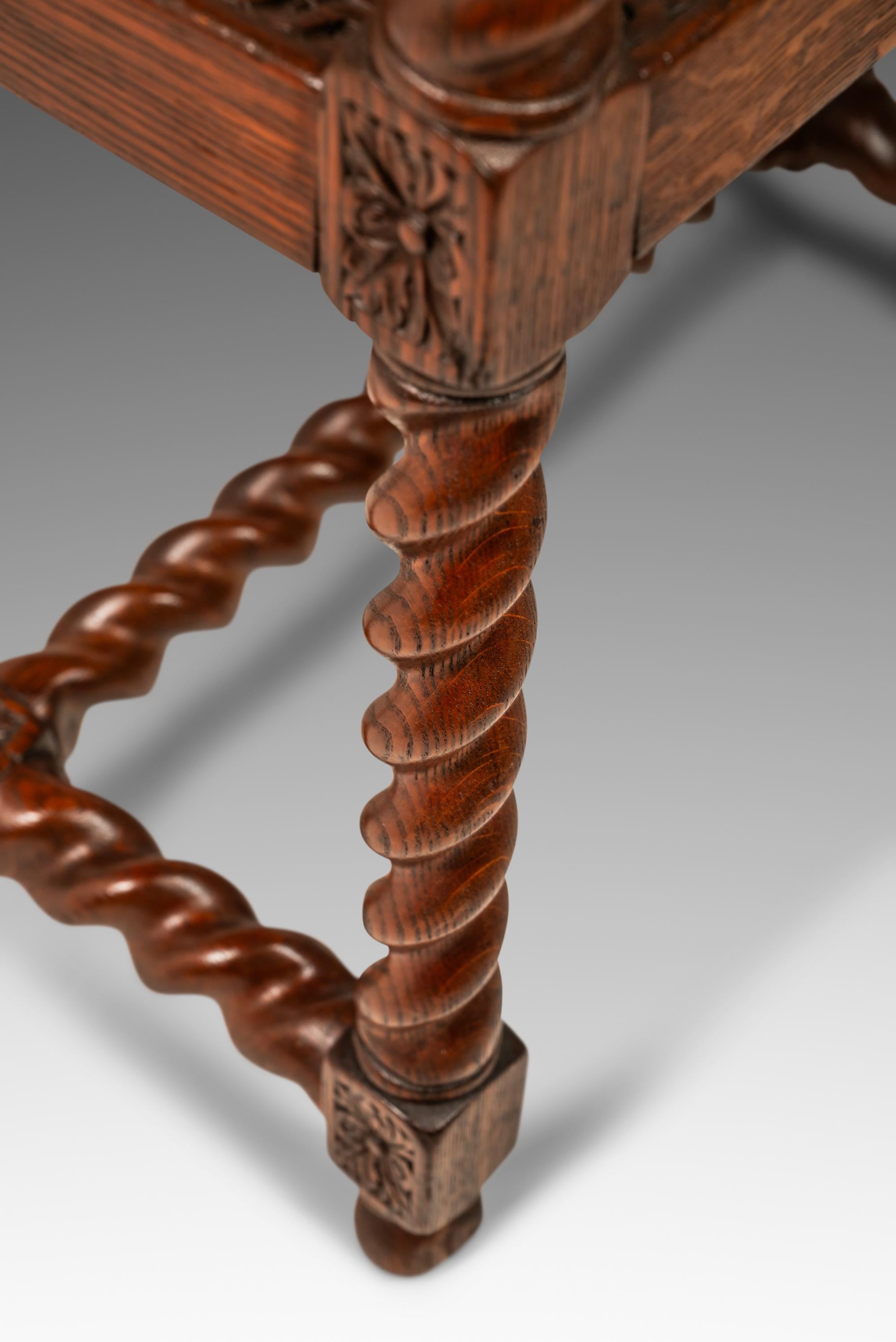 Ensemble de 2 fauteuils de style baroque Jacobean Stuart sculptés à la main, Angleterre, C.I.C. en vente 12