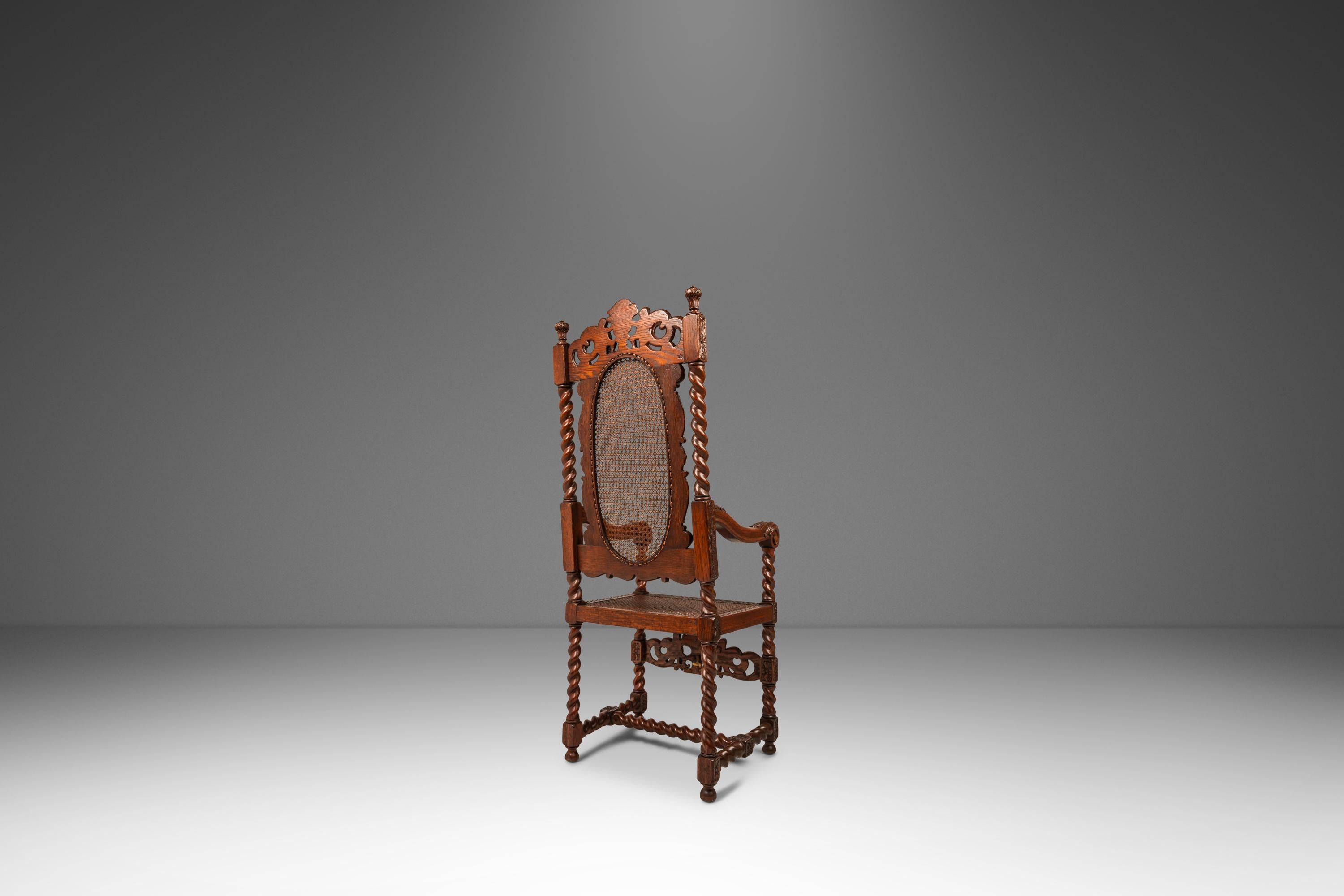 Anglais Ensemble de 2 fauteuils de style baroque Jacobean Stuart sculptés à la main, Angleterre, C.I.C. en vente