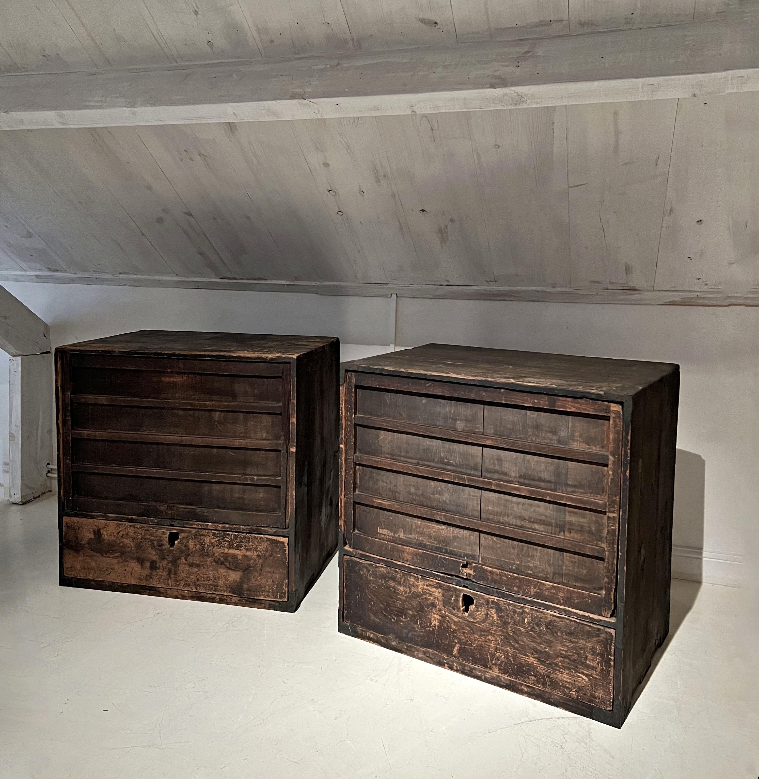 Set of 2 japanese 19th century wabi tansu sideboards cabinets In Good Condition For Sale In Vosselaar, BE