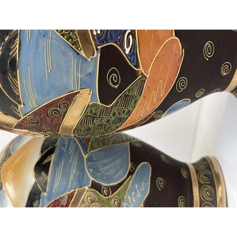 Set of 2 Japanese Satsuma Vases in Polychrome Painted Ceramic In Excellent Condition For Sale In Andrézieux-Bouthéon, FR