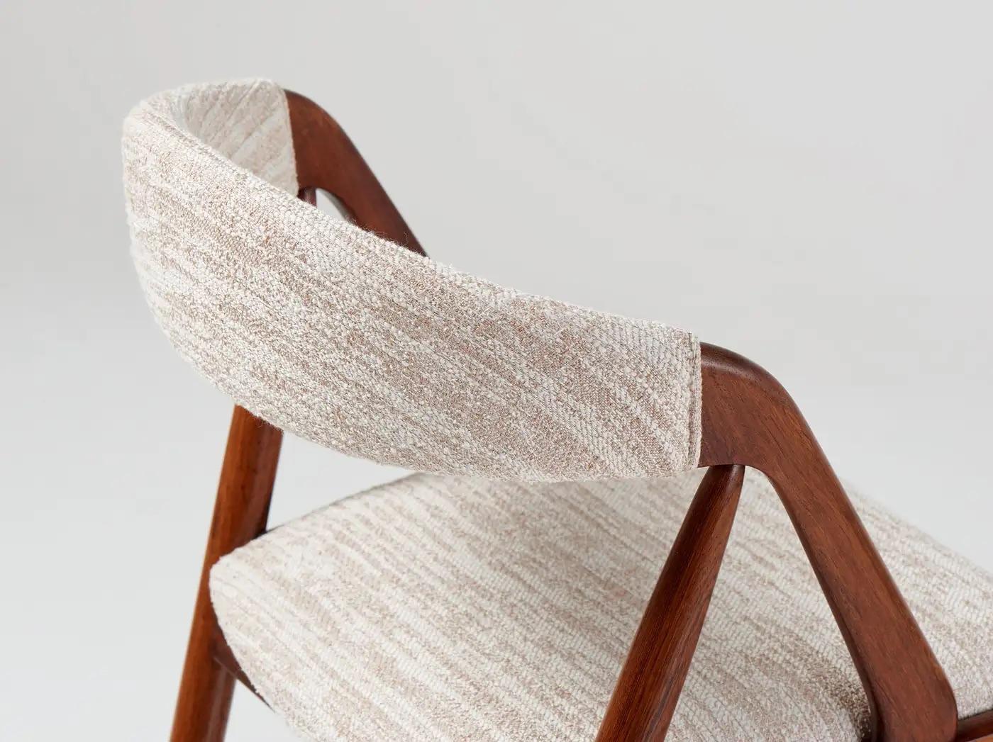 Scandinavian Modern Set of 2 Kai Kristiansen Rosewood Model 31 Dining Chairs 1960s For Sale