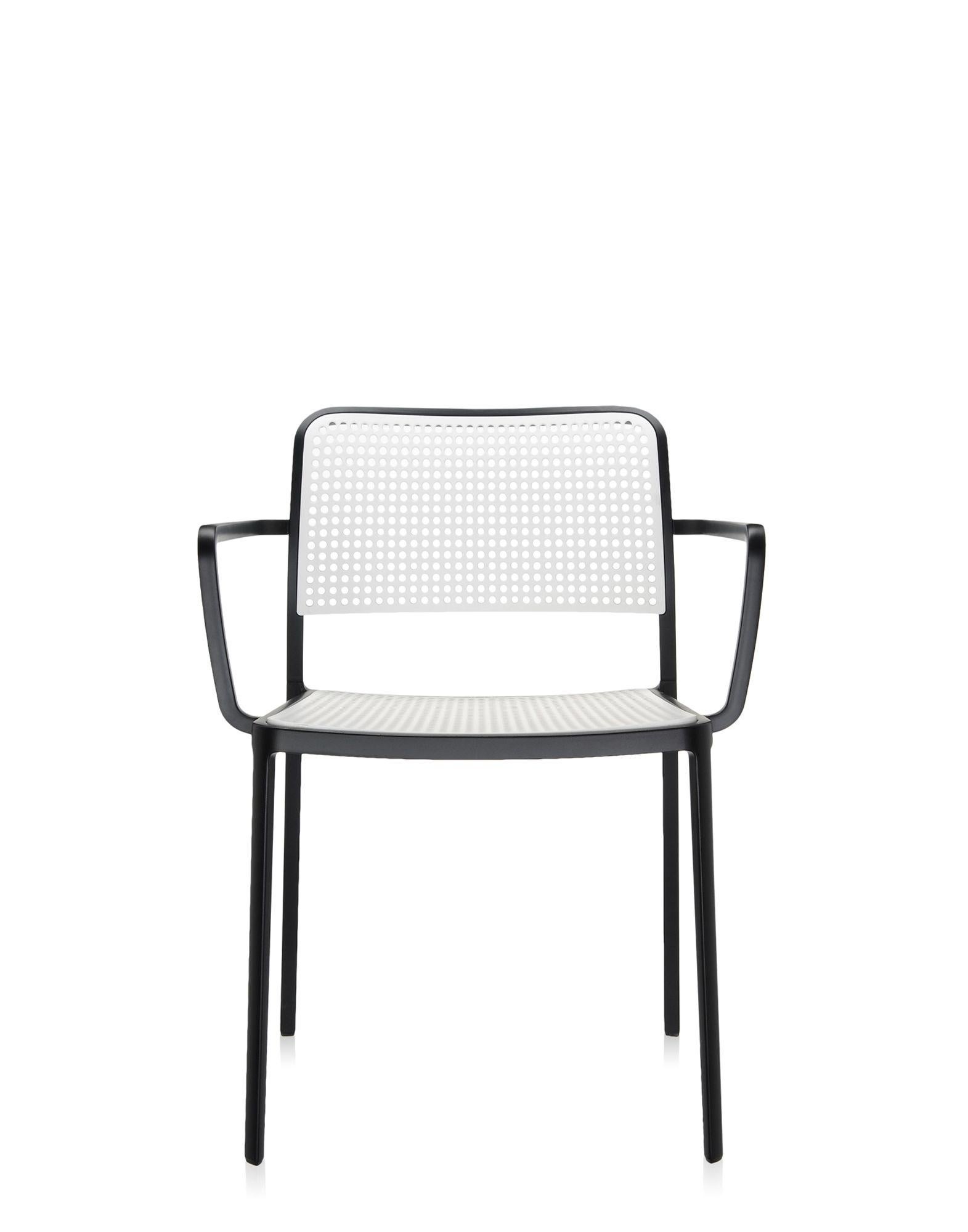 Audrey is a versatile and contemporary chair which because of its simple, clean lines obtained through a special die-casting process is composed of only two parts and made without welding. It is multifunctional and adaptable to all uses - indoor,