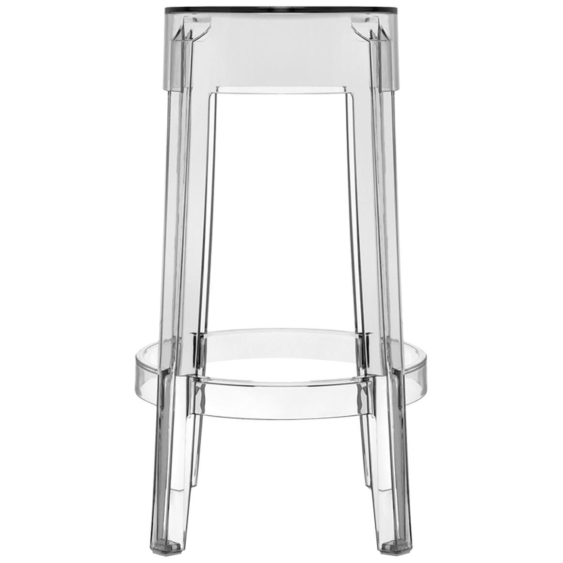 Ensemble de 2 tabourets de taille moyenne Kartell Charles Ghost en cristal de Philippe Starck