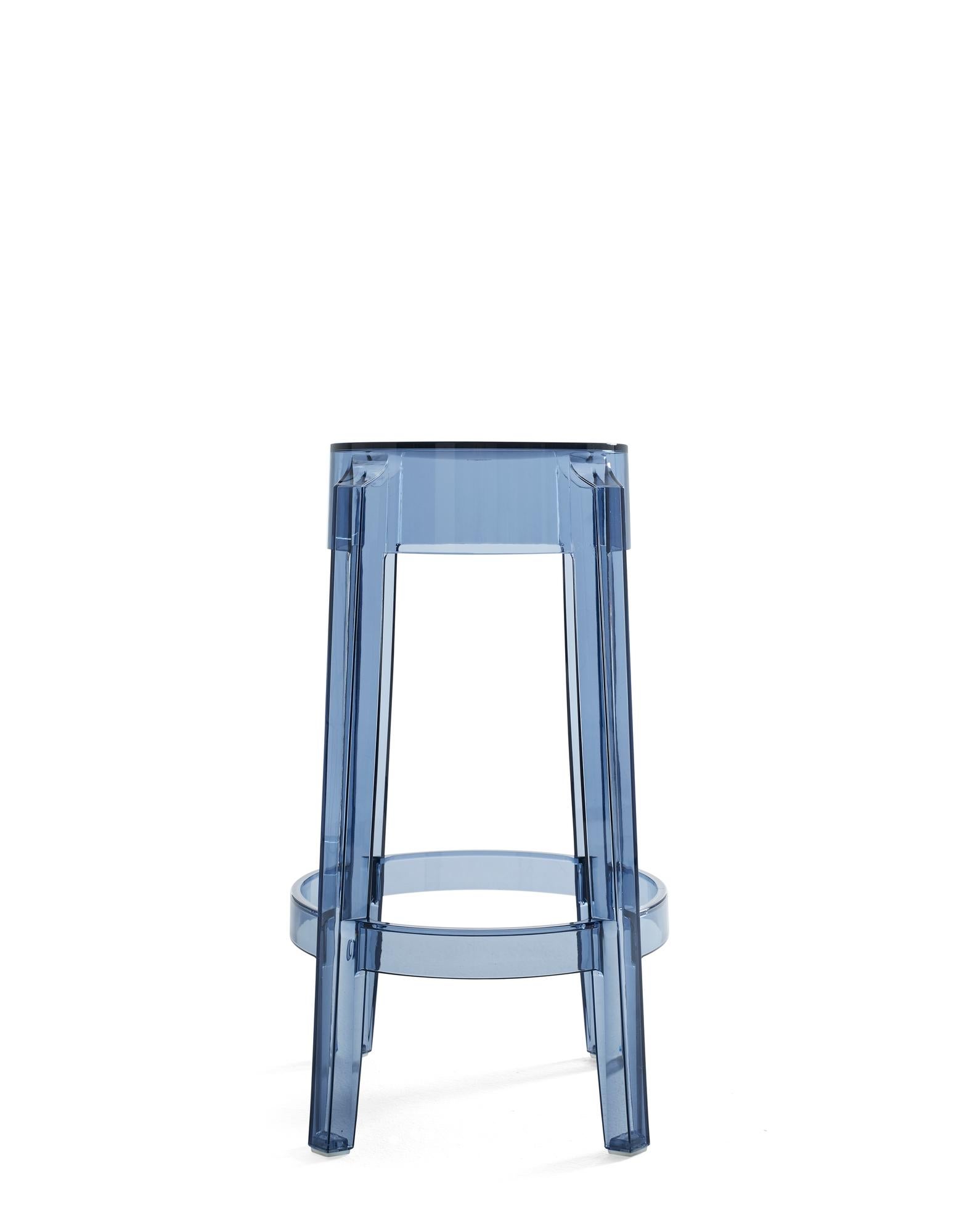 XXI secolo e contemporaneo Set di 2 sgabelli Kartell Charles Ghost Medium in bianco lucido di Philippe Starck in vendita