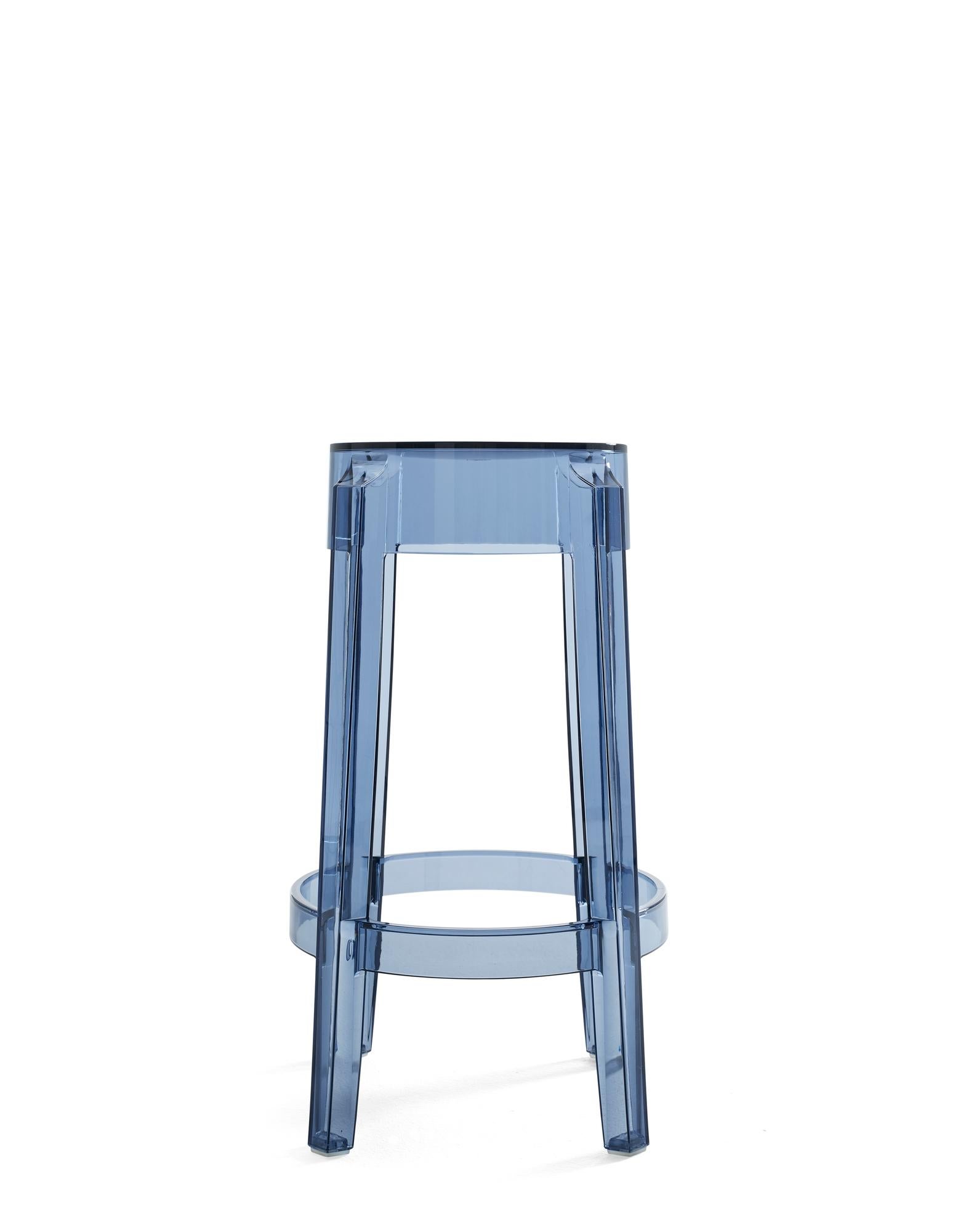 2er-Set Kartell Charles Ghost Hocker in glänzendem Weiß von Philippe Starck (21. Jahrhundert und zeitgenössisch) im Angebot