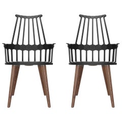 Ensemble de 2 chaises à dossier Kartell en noir avec pieds en chêne de Patricia Urquiola