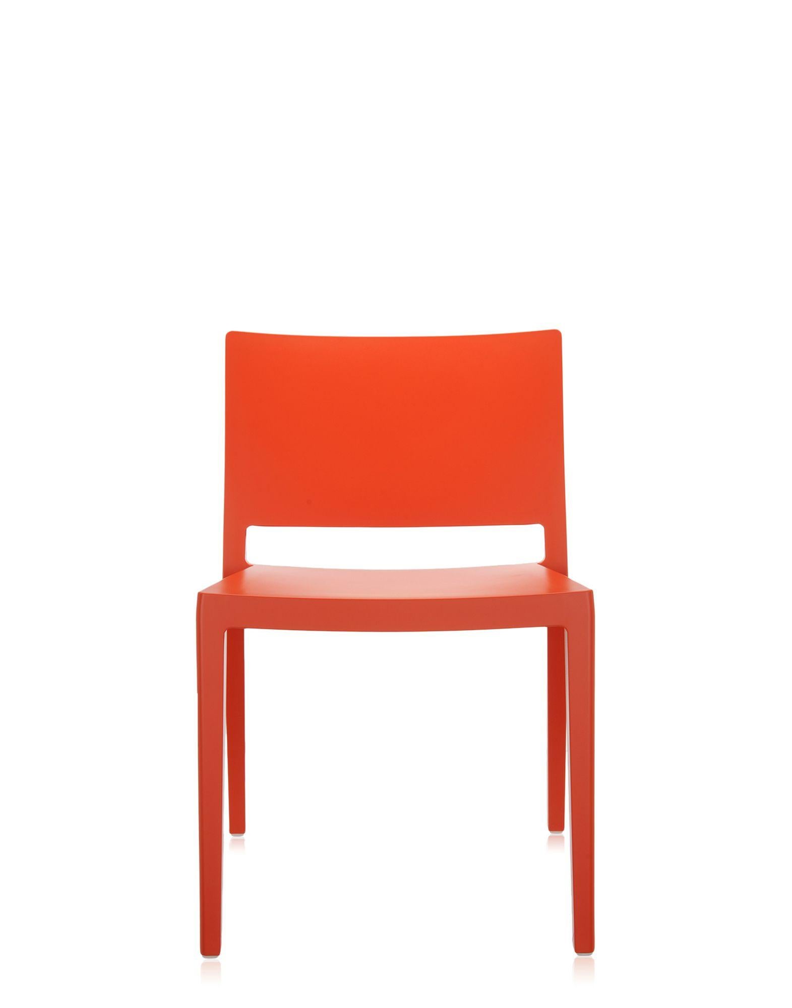 A light, essential and rigorous chair. Its square line is designed by Piero Lissoni, with a wide seat and a wide, low backrest. Created for use around tables, it was born in a range of both gloss and matt colours. The particularity of the material