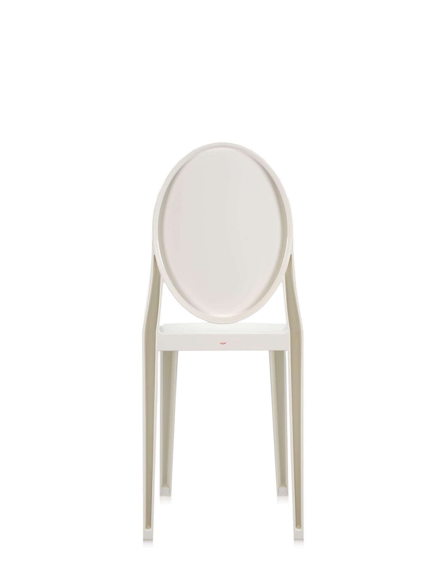 italien Ensemble de 2 chaises Kartell Victoria Ghost en blanc brillant de Philippe Starck en vente