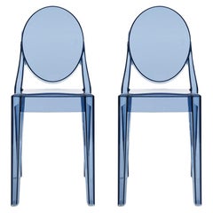 Set aus 2 Kartell Victoria Ghost Stühlen in pulverblau von Philippe Starck