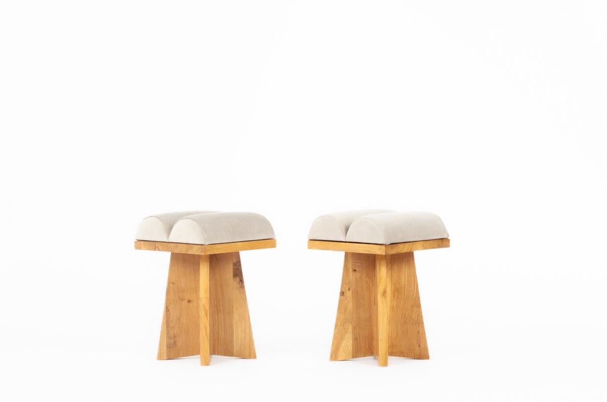 Contemporary Set of 2 Khi stools in oak with cushions G44 collection For Sale