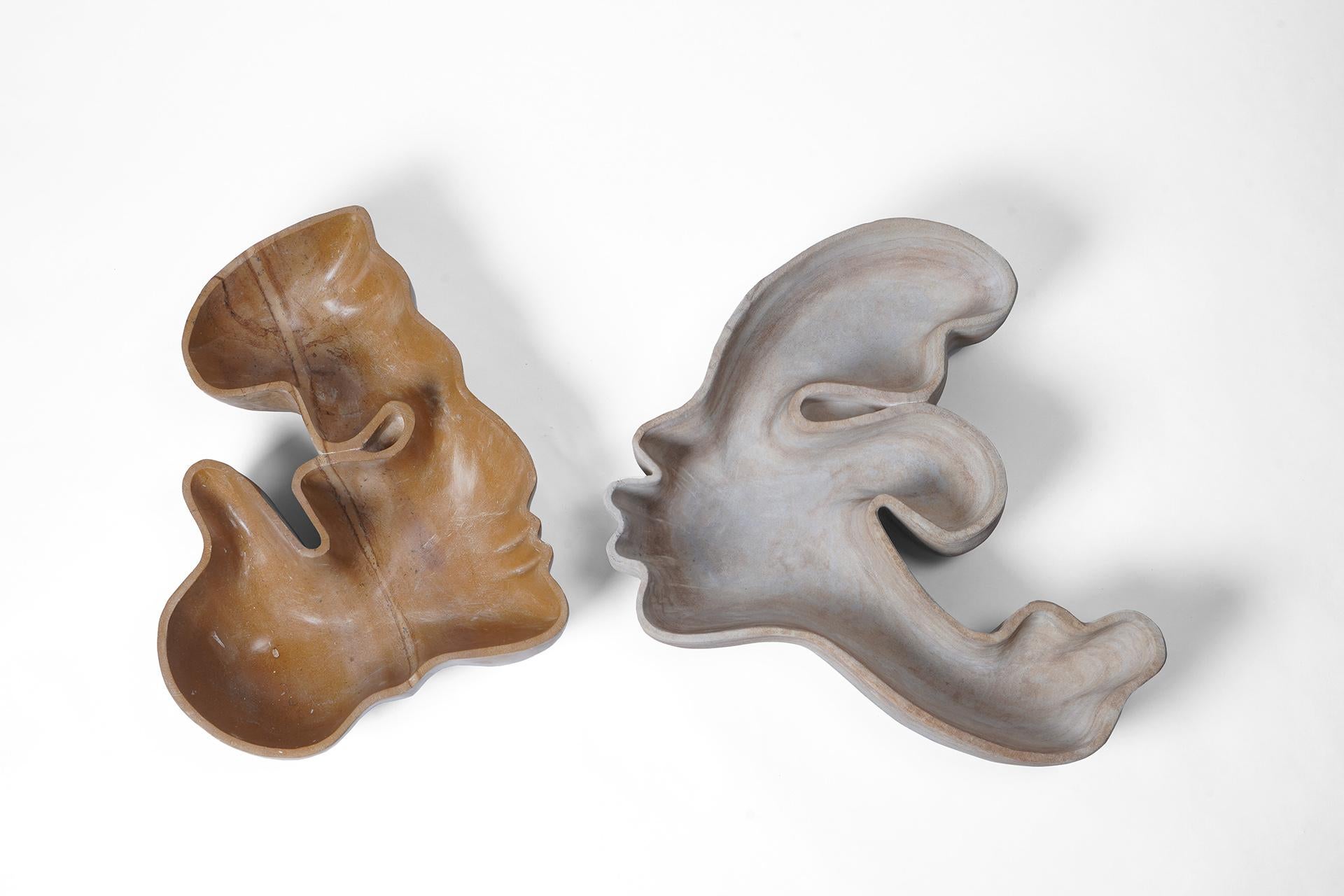 XXI secolo e contemporaneo Set di 2 riceventi in marmo Kiss Couple di Jean Pascal Levy-Trumet in vendita