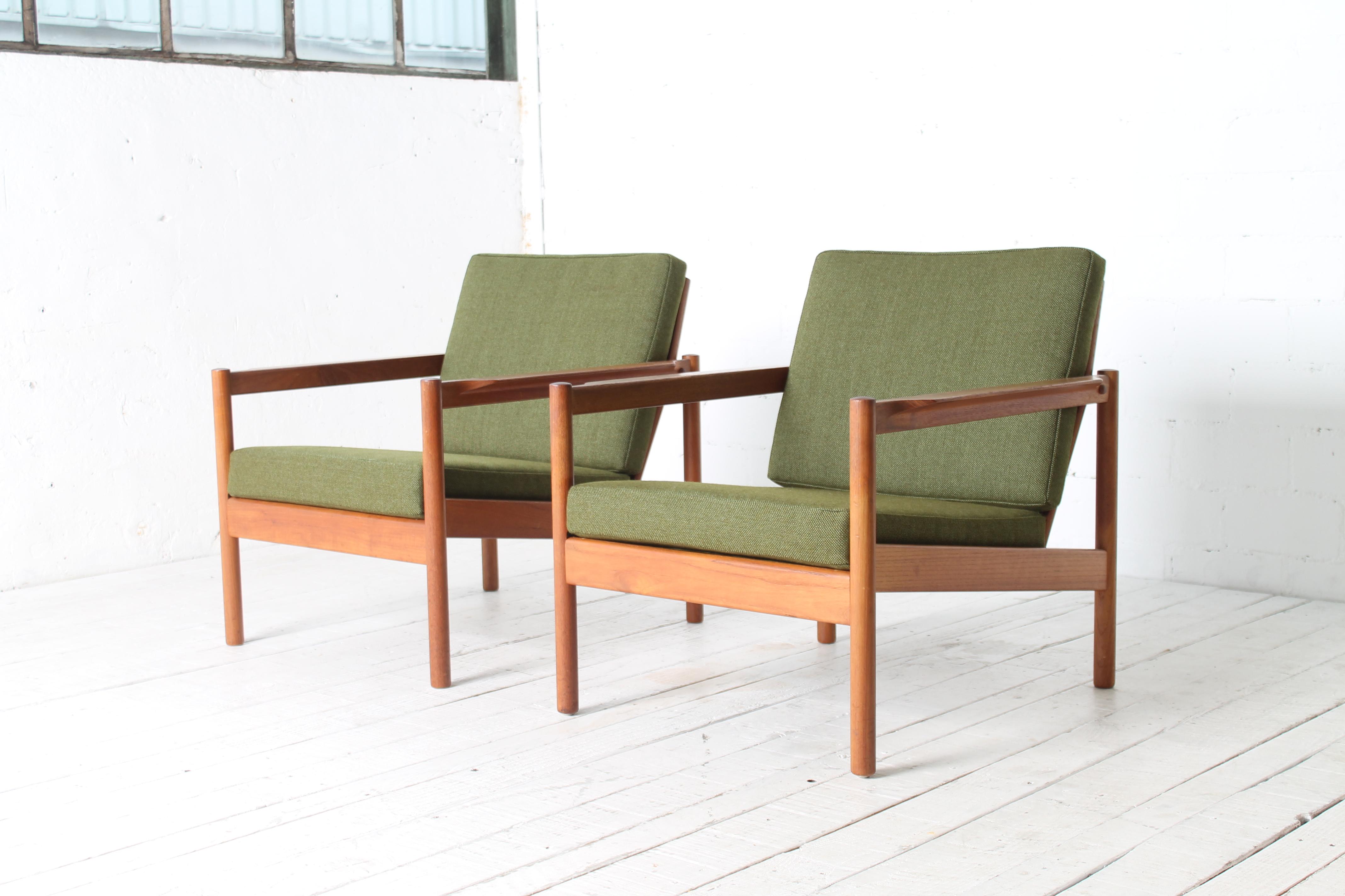 Wool Set of 2 KK161 Easy Chairs by Kai Kristiansen for Magnus Olesen For Sale