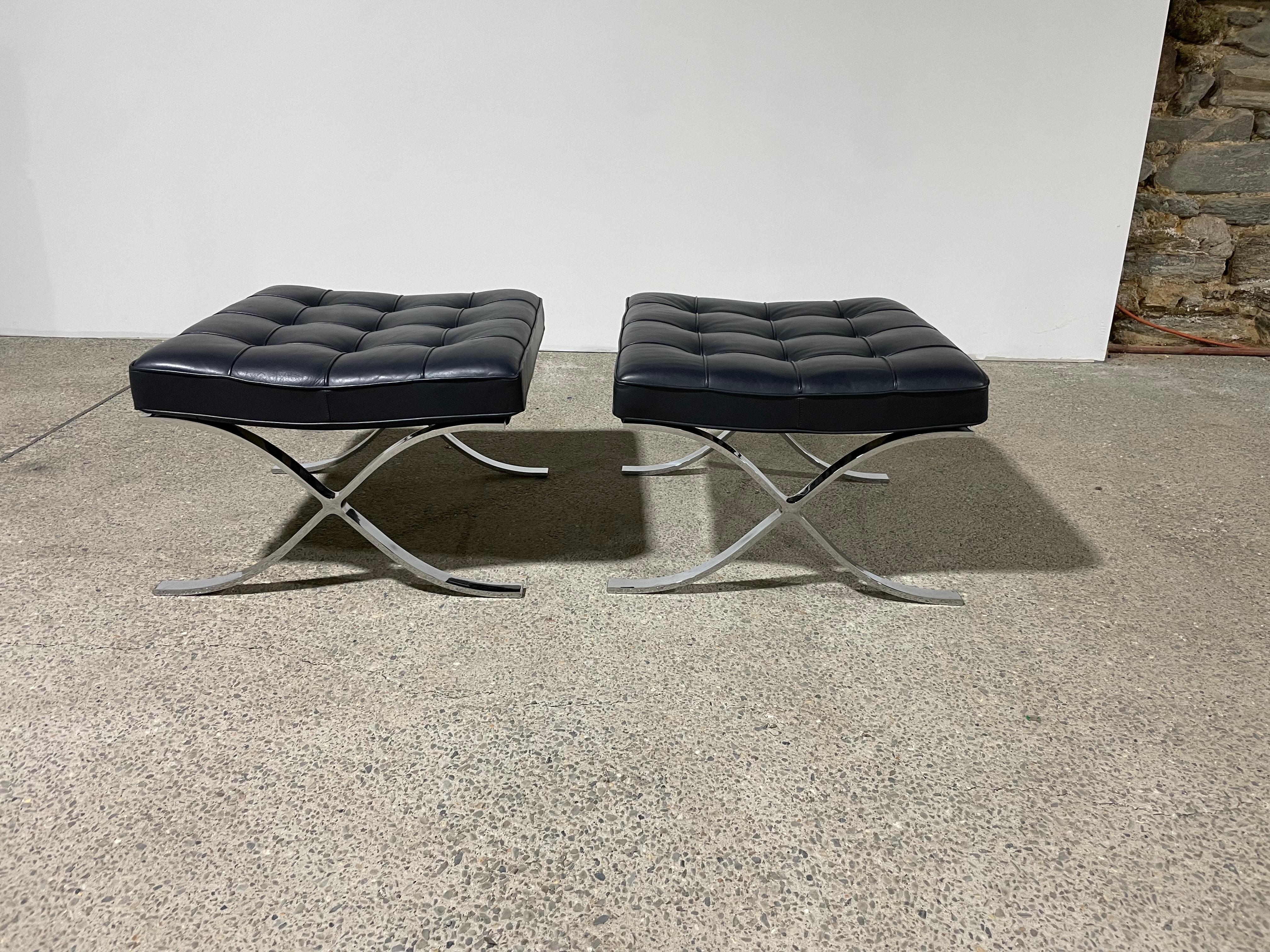 Set of 2 - Knoll Barcelona Ottomans Dark Blue In Good Condition For Sale In New York, NY